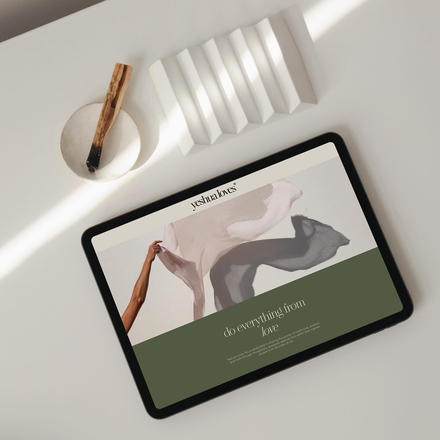 websites made for love and from love 🤍✨

#webdesigner #ecommerce #digitaldesign #graphicdesign #graphicdesigner #websiteinspiration #websiteinspo #brandidentity #brandingdesign #branddesigner #brandstudio #miamibranding #logodesigner #viciloustudio