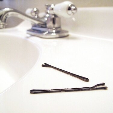 Unclogging my bathroom sink with Zip-It Drain Snake 