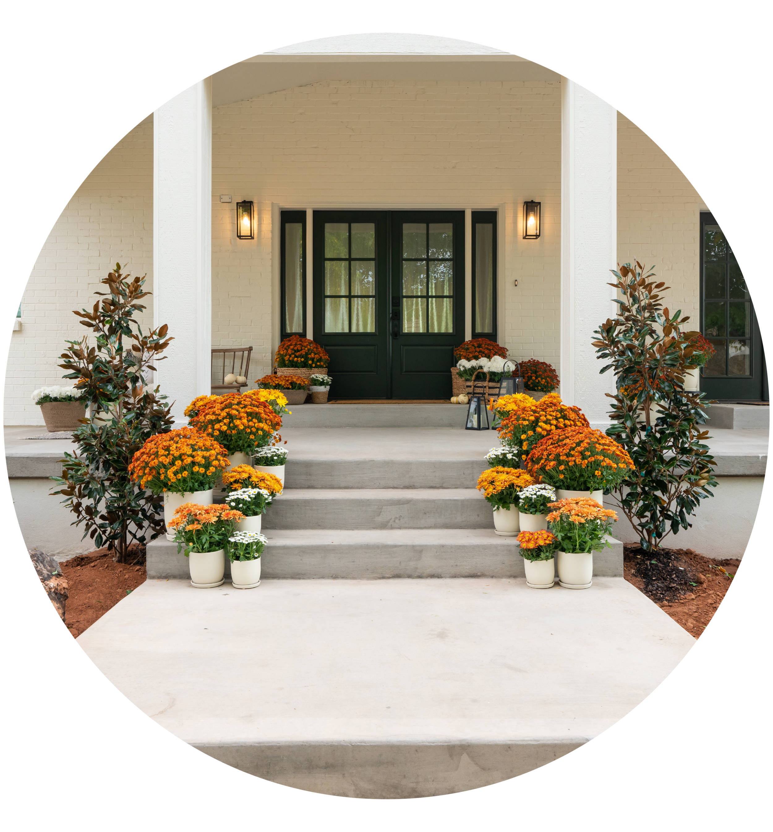 A beautifully decorated Autumnal porch in action