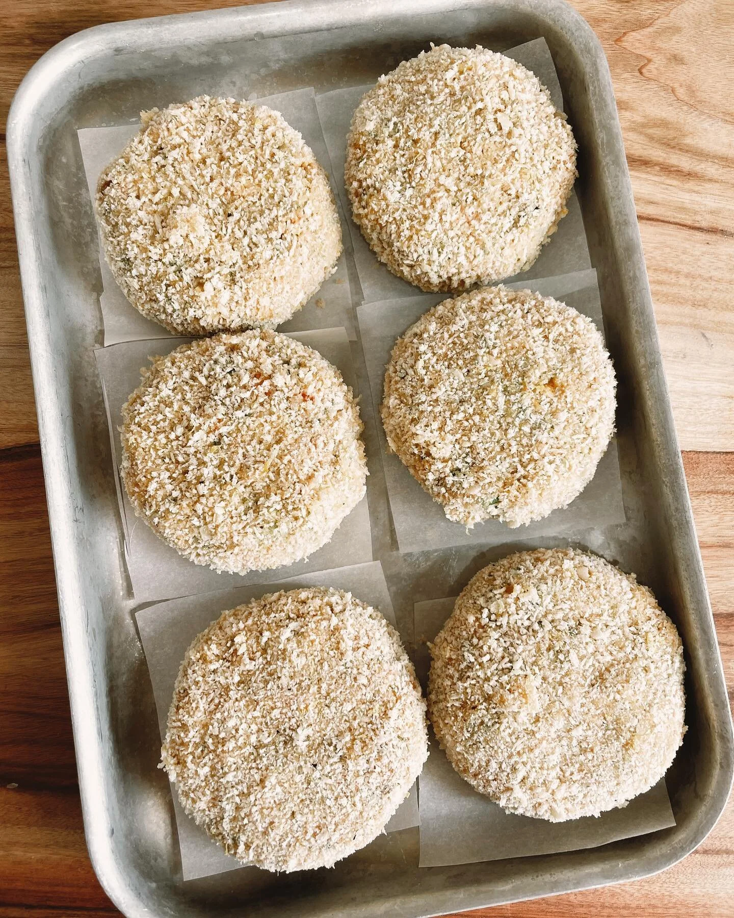 They&rsquo;re back! 
Our fish cakes are made with salmon, ocean trout &amp; kingfish with a secret blend of spices and a whole lot of love. 
All you need to do is heat and eat #dinnersorted 
⠀⠀⠀⠀⠀⠀⠀⠀⠀
⠀⠀⠀⠀⠀⠀⠀⠀⠀
Psst&hellip; this is also an off-menu s