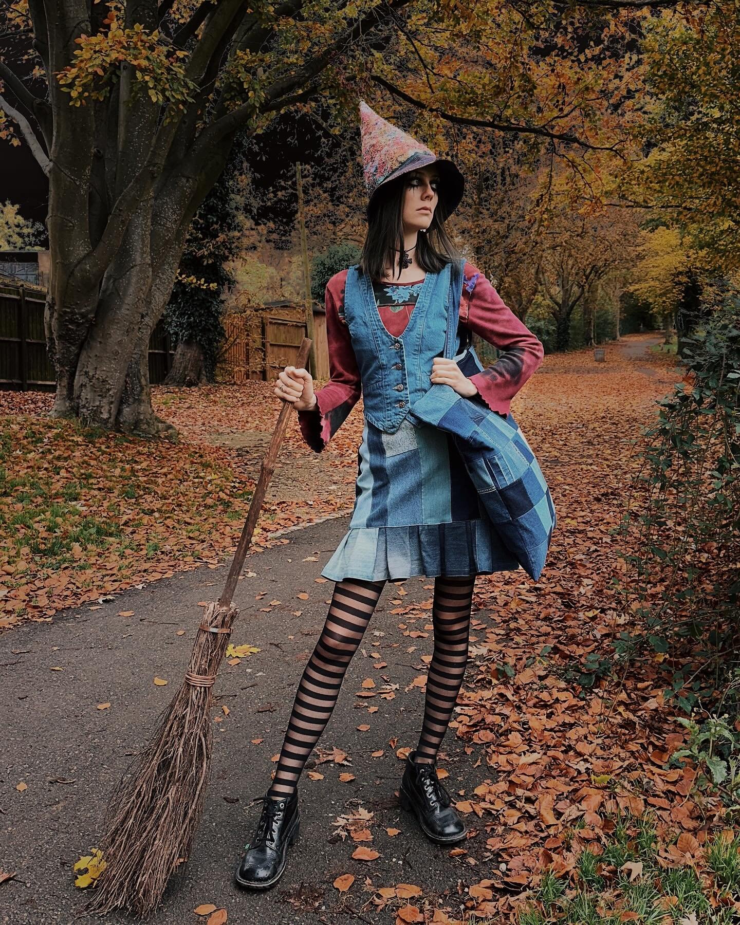 Remember they burnt women not witches 🕸️🐈&zwj;⬛ Stay powerful ladies 🖤 and happy halloween!