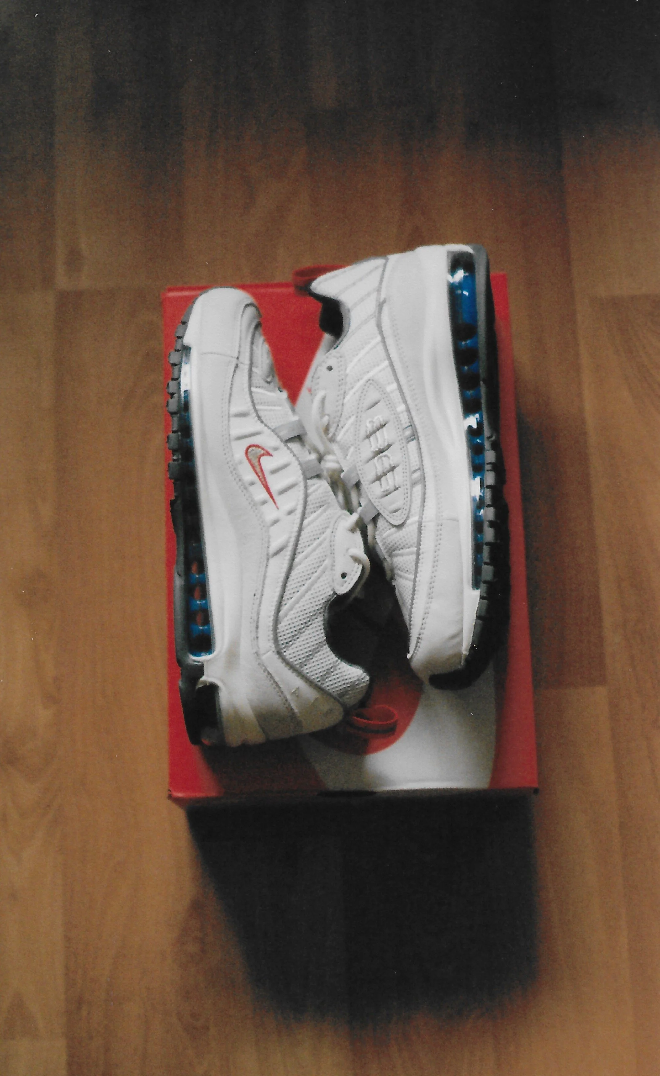 2019-03-26_234432.jpg Sneakers.jpg