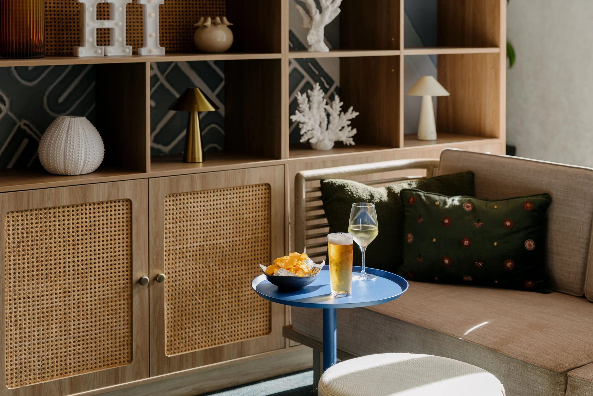 Holiday Inn & Suites Sunshine Coast - Lobby lounge 2.jpg