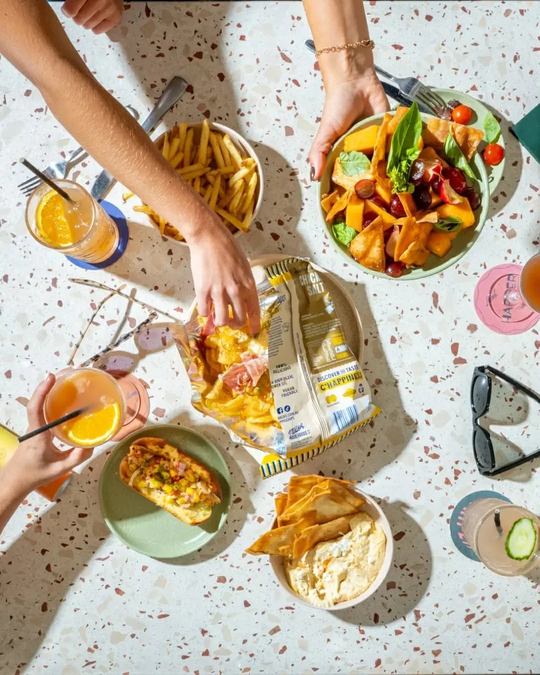 HIGH SPIRITS ☀️🍸 Is it a bird? Is it a plane? No, it&rsquo;s thousands of Sydneysiders and visitors enjoying cocktails and nibbles in the city's famous rooftop bars. Our client @harperrooftopbar has been turning heads skyward lately, with @thedailyt