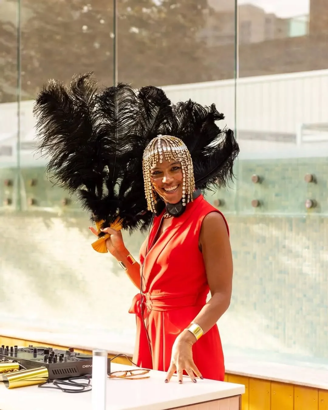 GOOD VIBRATIONS: The classic Aussie afternoon trio: cold bevs, warm rays and the strum of a guitar drifting through the air. These Seven Storeys faves have your soundtrack sorted 🎸☀️

🎧 @harperrooftop
The city's largest open-air rooftop bar is a mo