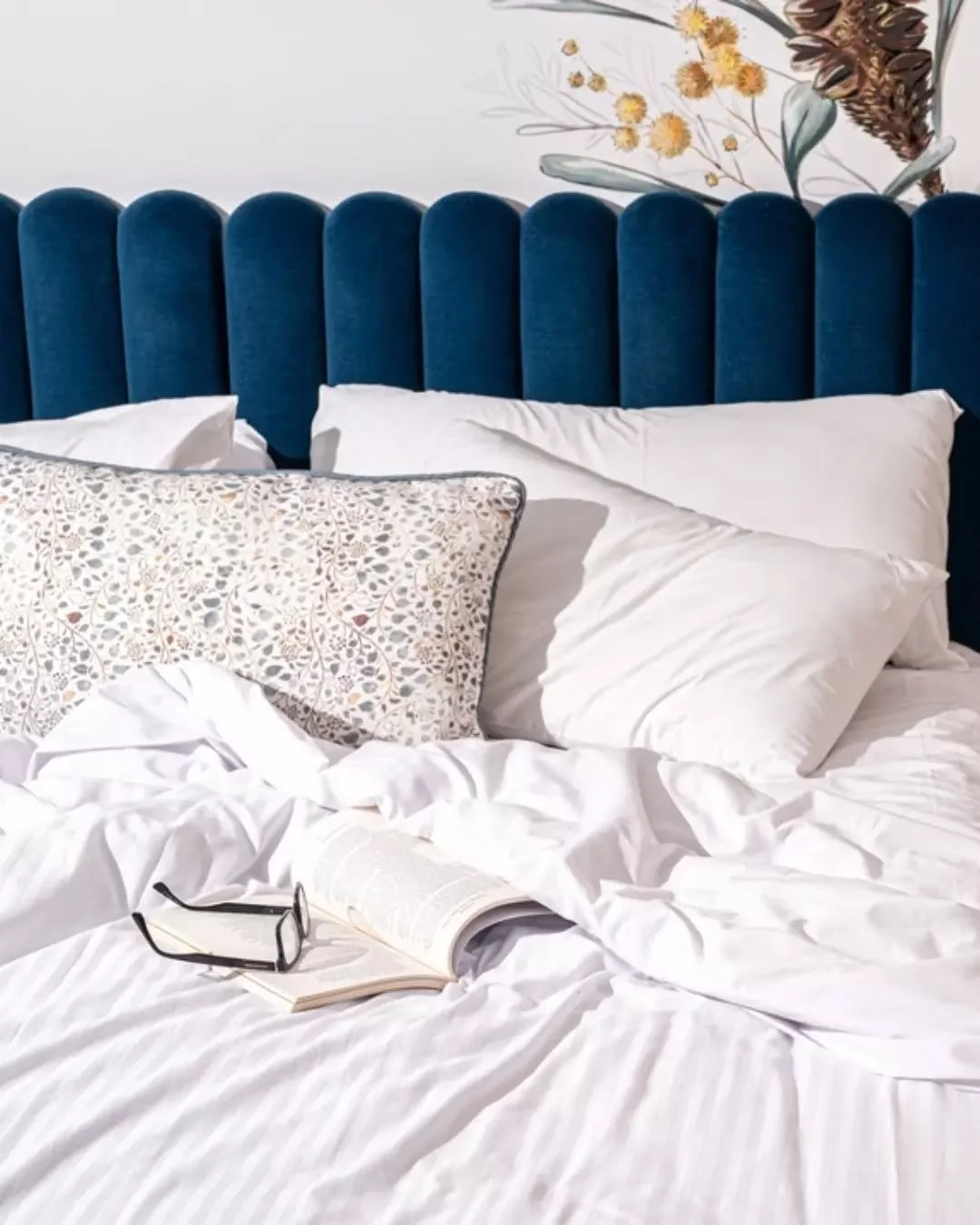 SNOOZE YOU (DON&rsquo;T) LOSE: Whether you woke up before your alarm today or negotiated with it five times, it&rsquo;s International Sleep Day, the perfect excuse to take rest seriously. 😴

Sleep tourism is having a moment, and given we spend one t