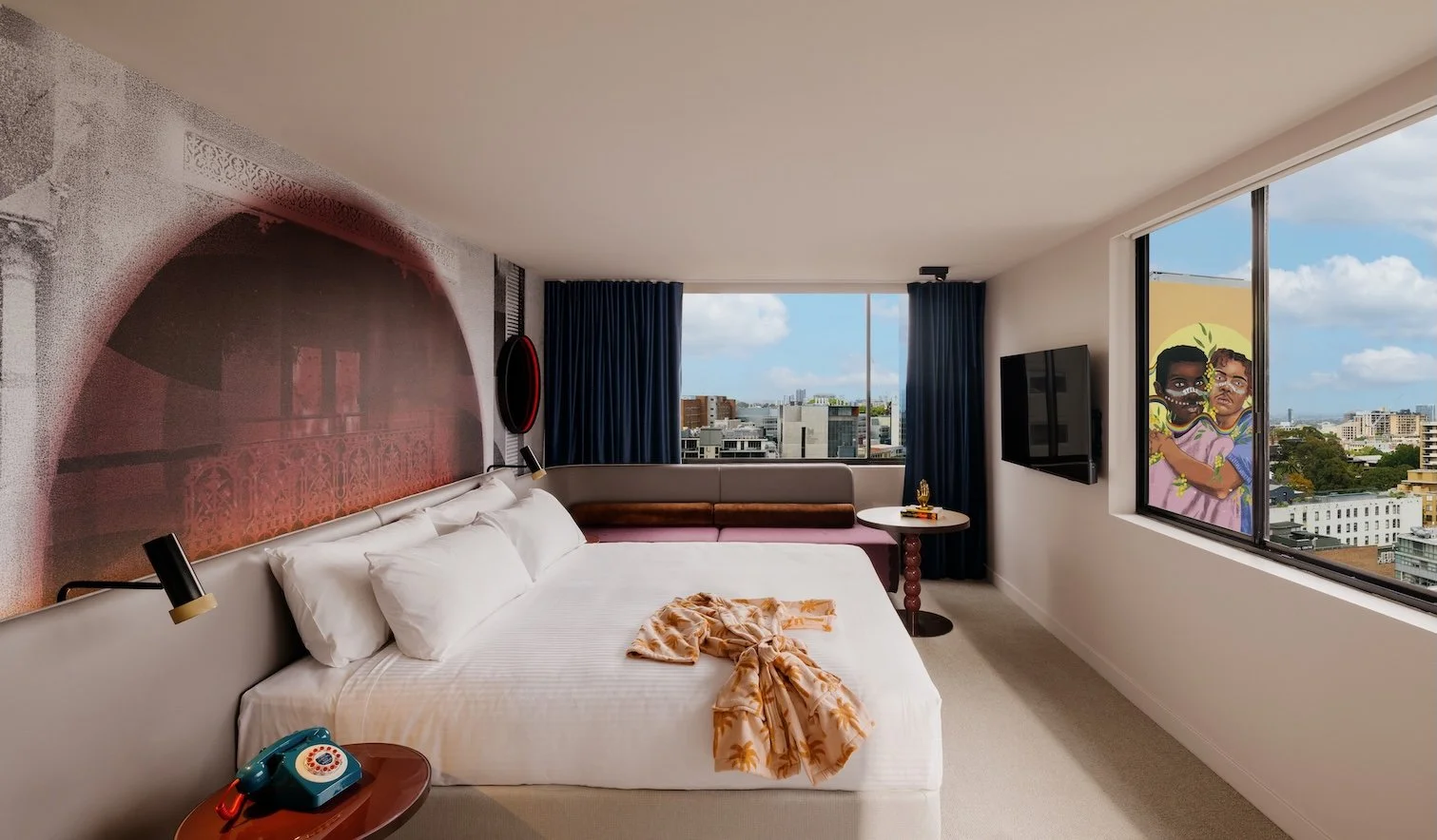 Hotel Indigo Sydney Potts Point_1 King Neighbourhood View (1).jpg