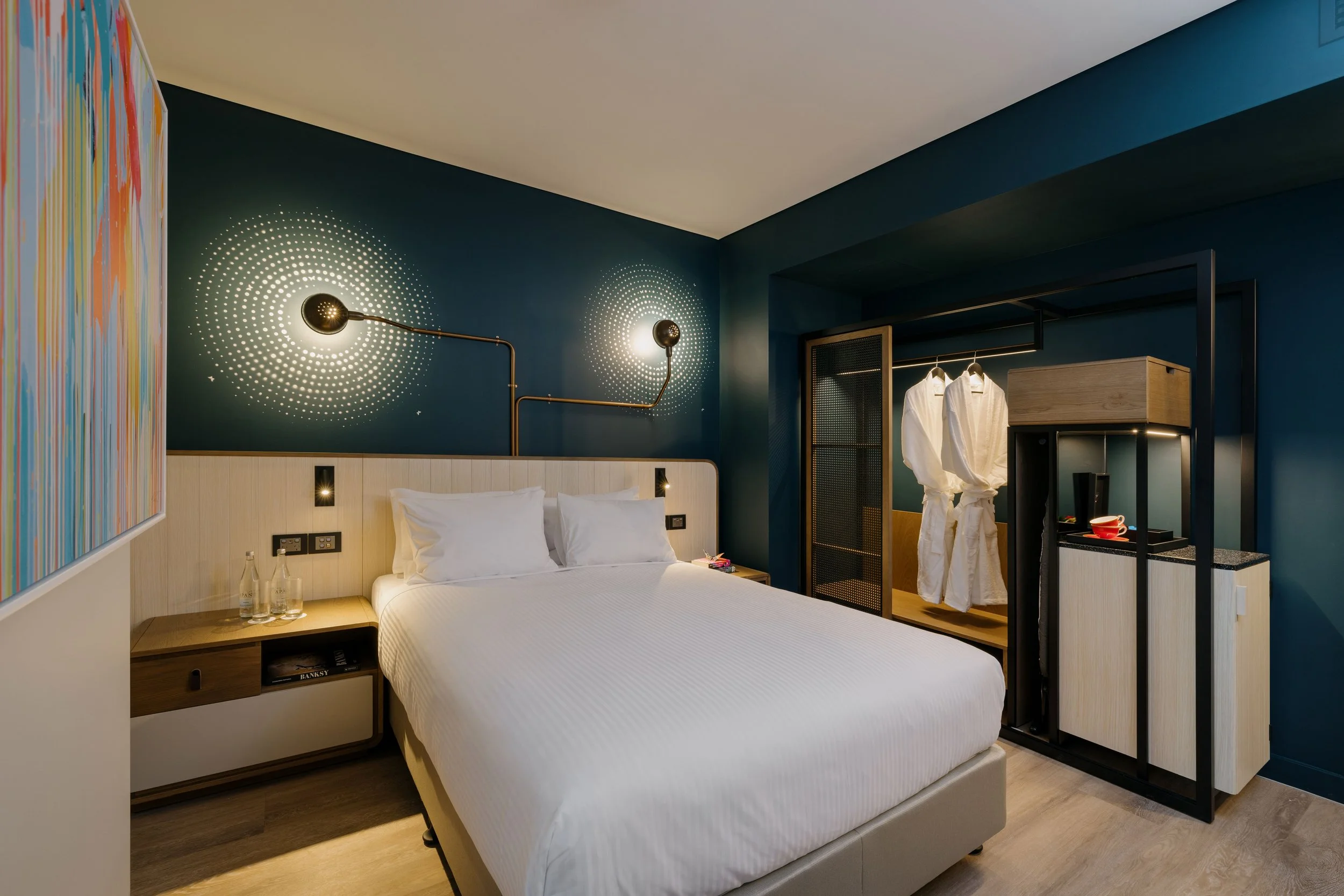 Hotel Indigo Brisbane City Centre_Guest Room.jpg