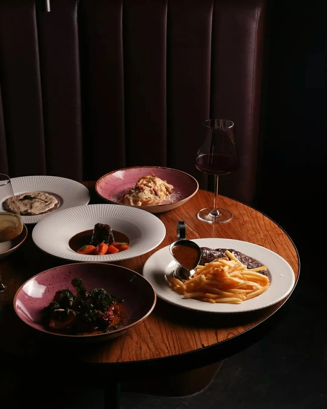 🍝 OUT OF OFFICE (FOR LUNCH): Melbourne&rsquo;s daytime dining scene just got a little more interesting. Michelin-trained @chefjacopo has introduced a new lunch service at French-Italian @lamadonnamelbourne, offering 2 courses for $35 or 3 for $45 al