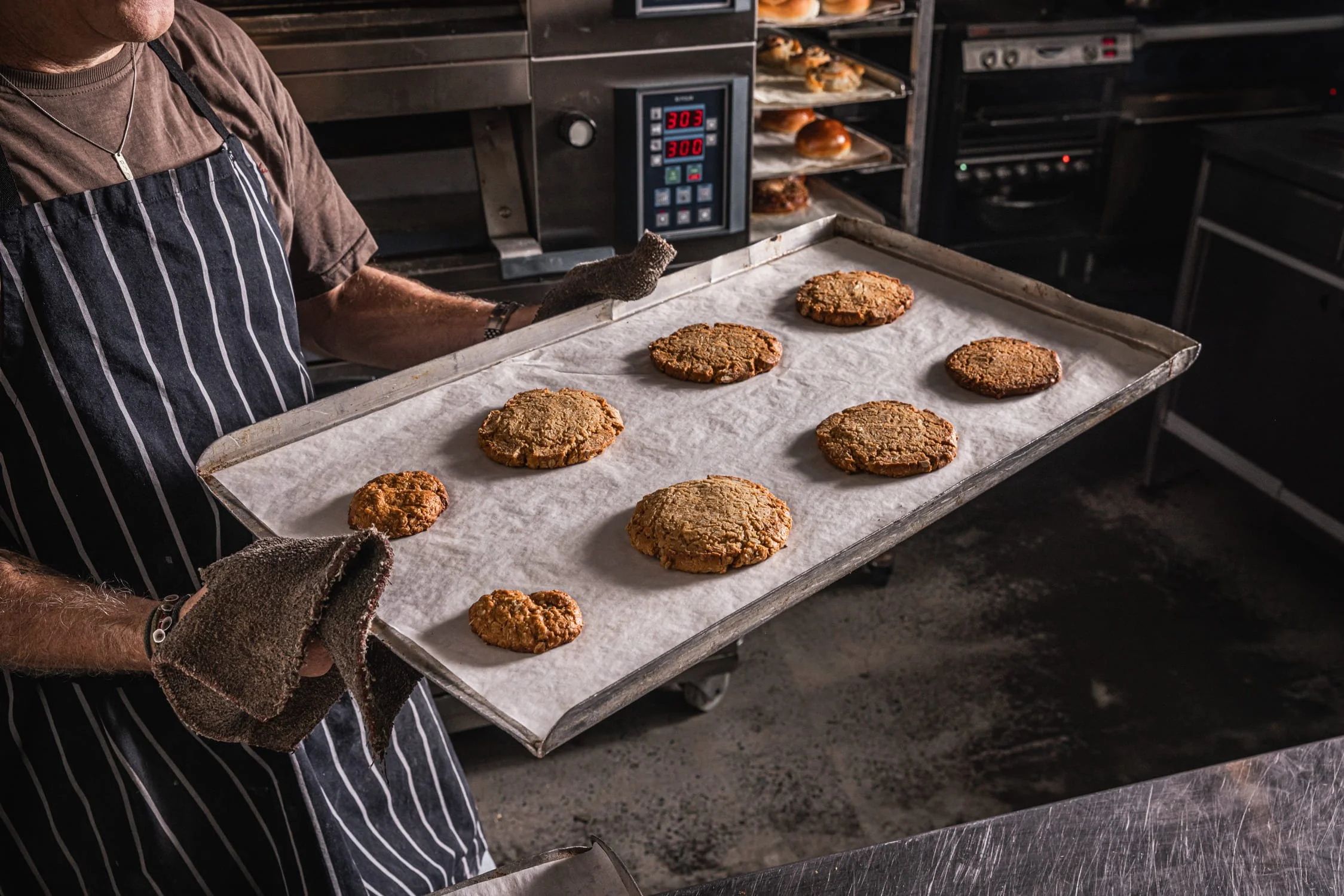 The Grumpy Baker_Fresh ANZAC biscuits.jpg
