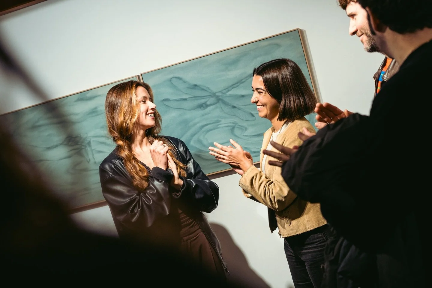 Miles de gracias a todas las personas que nos acompa&ntilde;asteis el pasado viernes en la inauguraci&oacute;n de la exposici&oacute;n individual de la artista malague&ntilde;a Hanna Kawan, &ldquo;Mim&eacute;tica&rdquo;, abierta al p&uacute;blico has