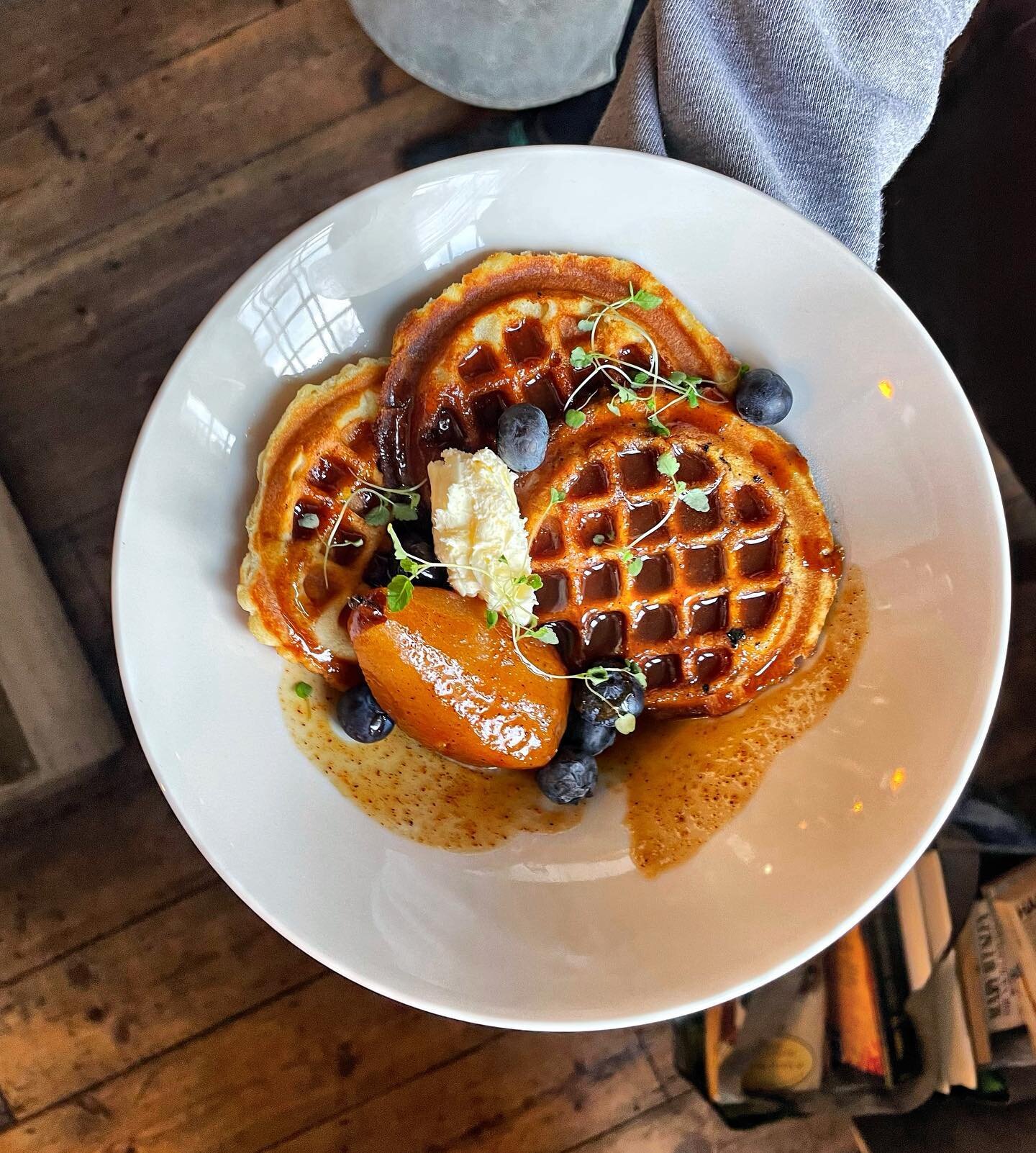 BlueSkies + BangingWaffles = a perfect weekend morning☀️
&bull;
We&rsquo;re open all weekend, come try our new menu💛
&bull;
We&rsquo;re open 10am-4pm
&bull;
#theorchardcoffeeandco #bristol #bristolfoodie #waffles #homemade #local #instagood #stgeorg