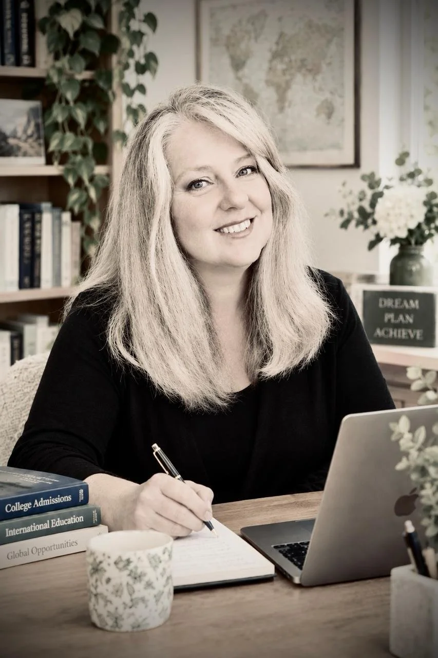 Leanda Wood Counselor, Zurich Switzerland