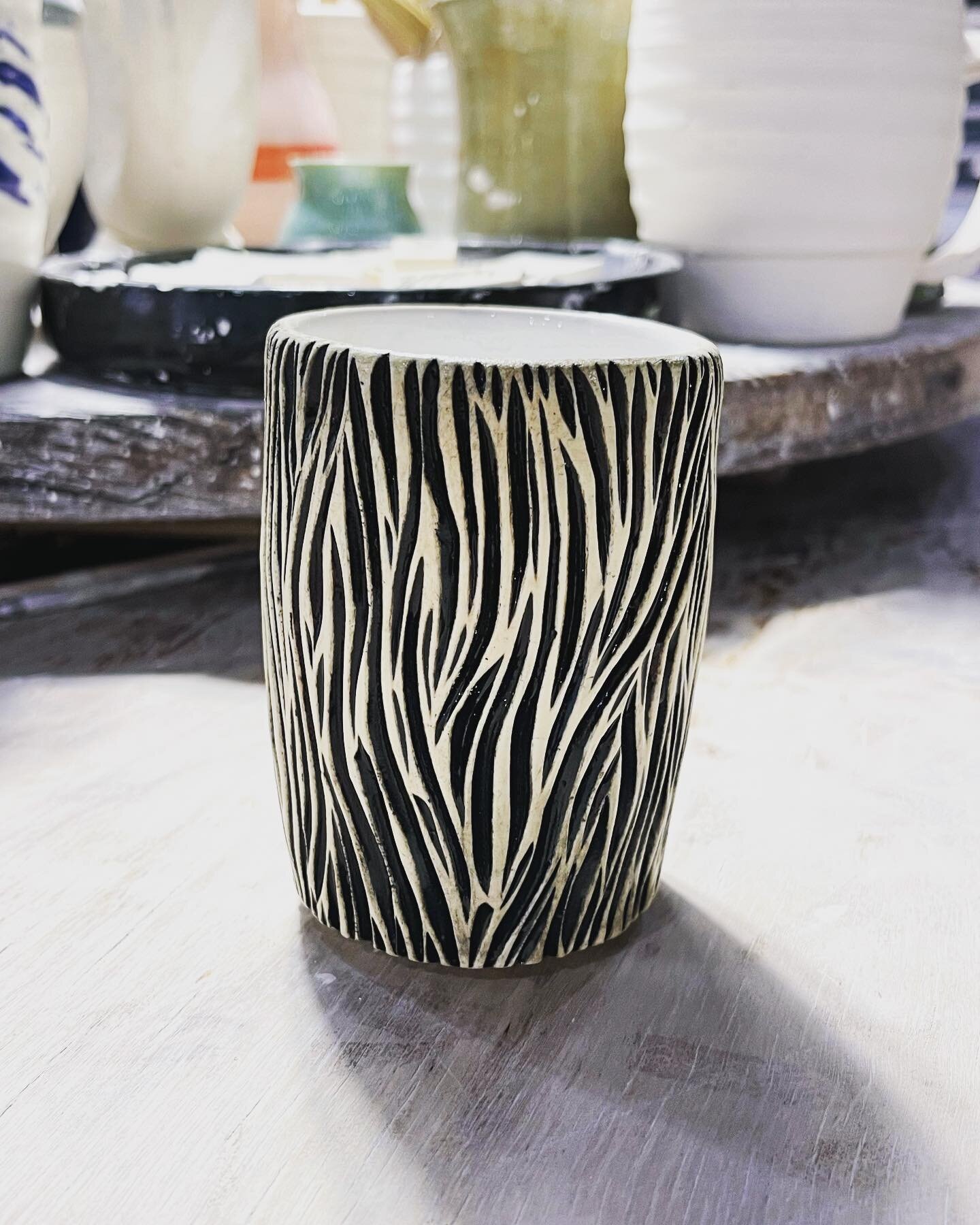 Oooooooh she pretty. #australianceramics #australianpottery #wheelthrown #wheelthrownpottery #ceramics #functionalart #pottery #glazed #pottersofinstagram #ceramicsofinstagram #handmade #madebyme #ceramicart #diamondcoretools
