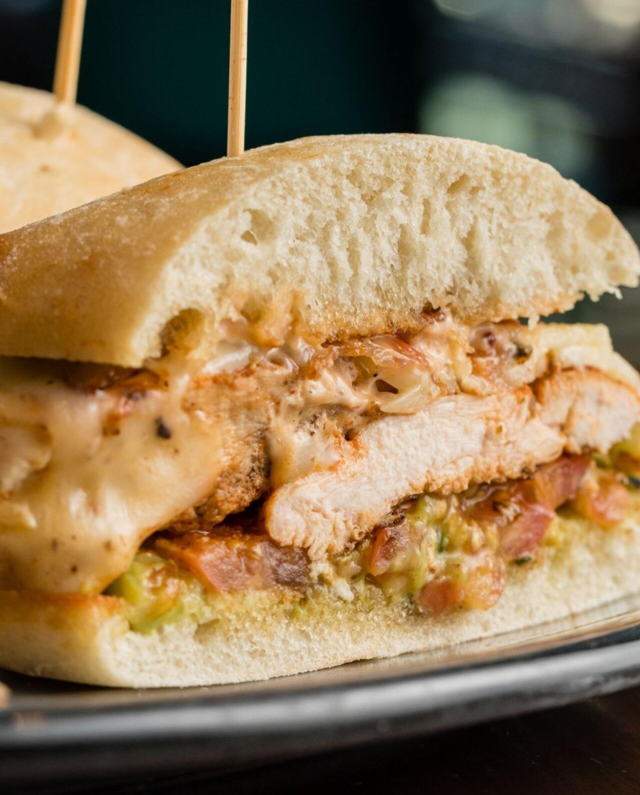 It’s okay to admit you dreamt about the Fiesta Chicken sandwich from City Line last night…
#delicioushandheld #citylinebarandgrill #albanynyrestaurant #ualbany #upstatenyfood #fiestachicken