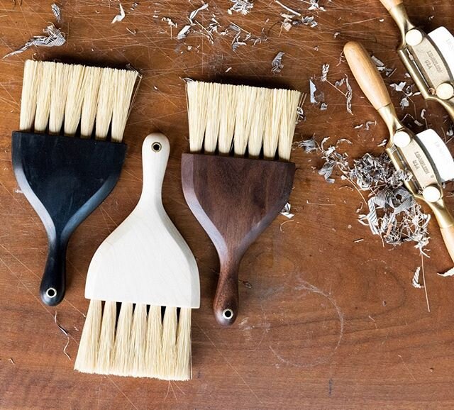Bench brushes @schoolofwoodwork !
🖤 4 DAY VIRTUAL CLASS 🖤
.
.
.
Get deep into brush making !
We&rsquo;ll:
Shape wood
Choose wood
Bleach &amp; Ebonize!
Talk fibers
Bond over the internet
Select &amp; use adhesives &amp;
More .
.
.
Check the deets @s