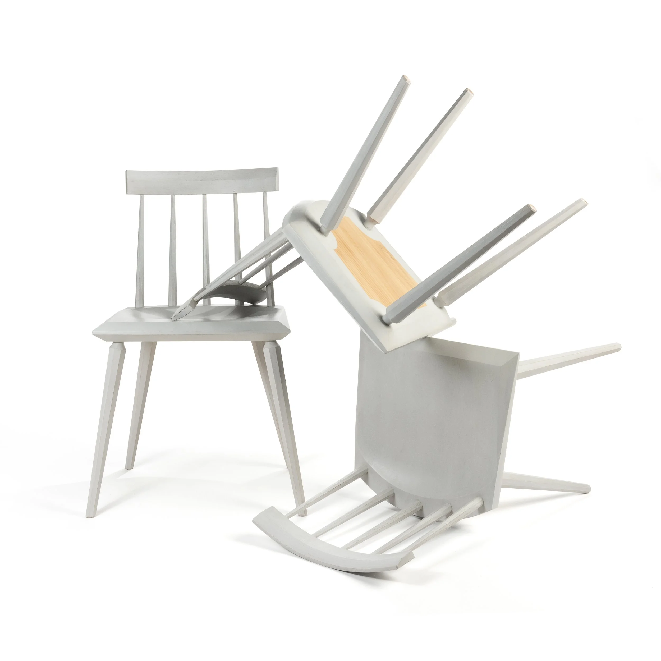 A Pretty Simple Chair | White