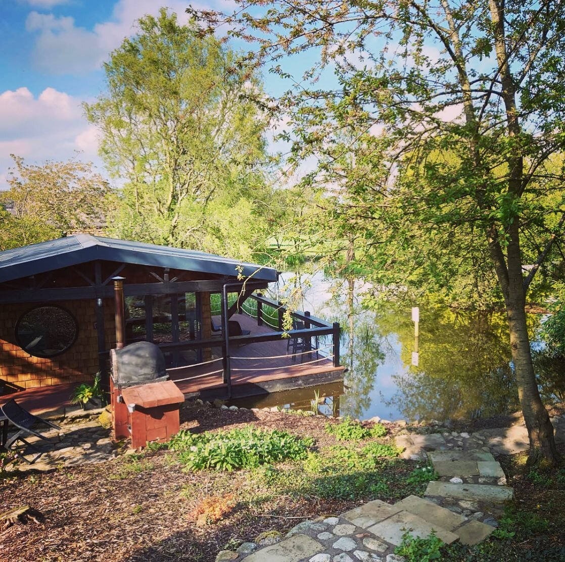 Sitting up at the fire pit deck. By day you can enjoy the view down to The Lakehouse and across the lake, it&rsquo;s a great place to watch the sunset. By night, light the fire pit and toast marshmallows and enjoy the stars ✨