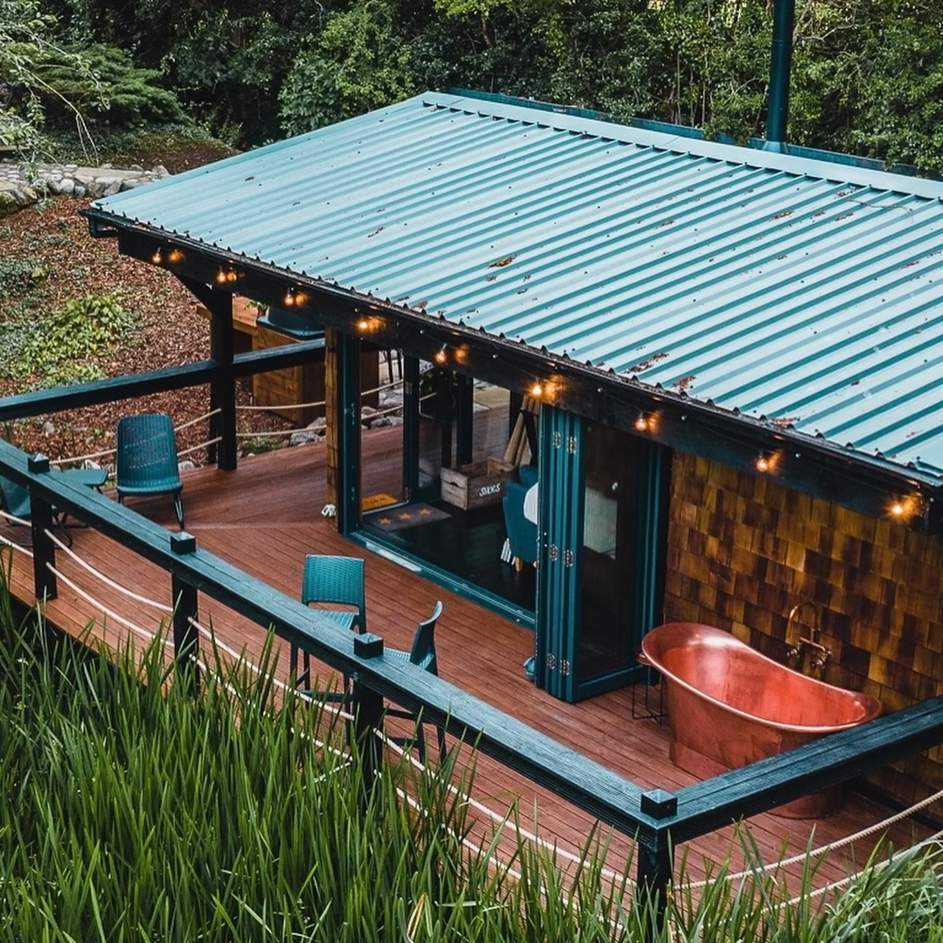 The Lakehouse, with its outdoor copper bath, sunset deck and secluded location, are the ideal place to escape and spend quality time switching off and slowing to the magical pace of being beside the lake. 

Surrounded by nature, you can enjoy an esca