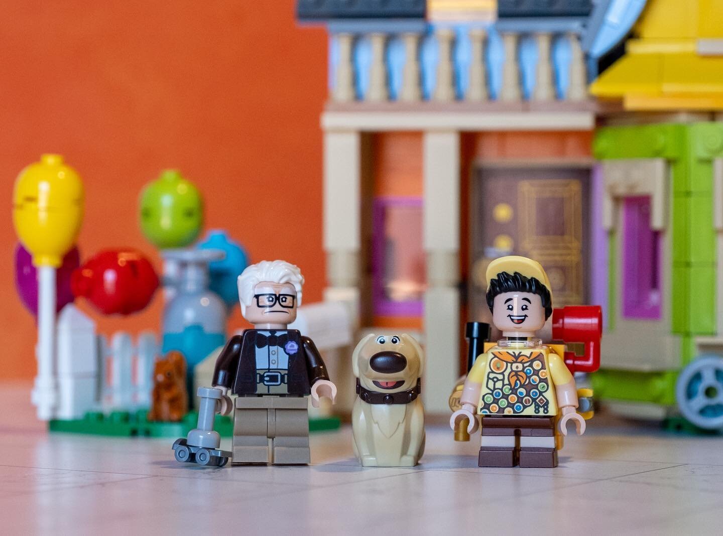 Never give up on your dreams, for many adventure still awaits. #up #disney #movies #legos #miniature #miniaturephotography @replicasurfaces #fuji