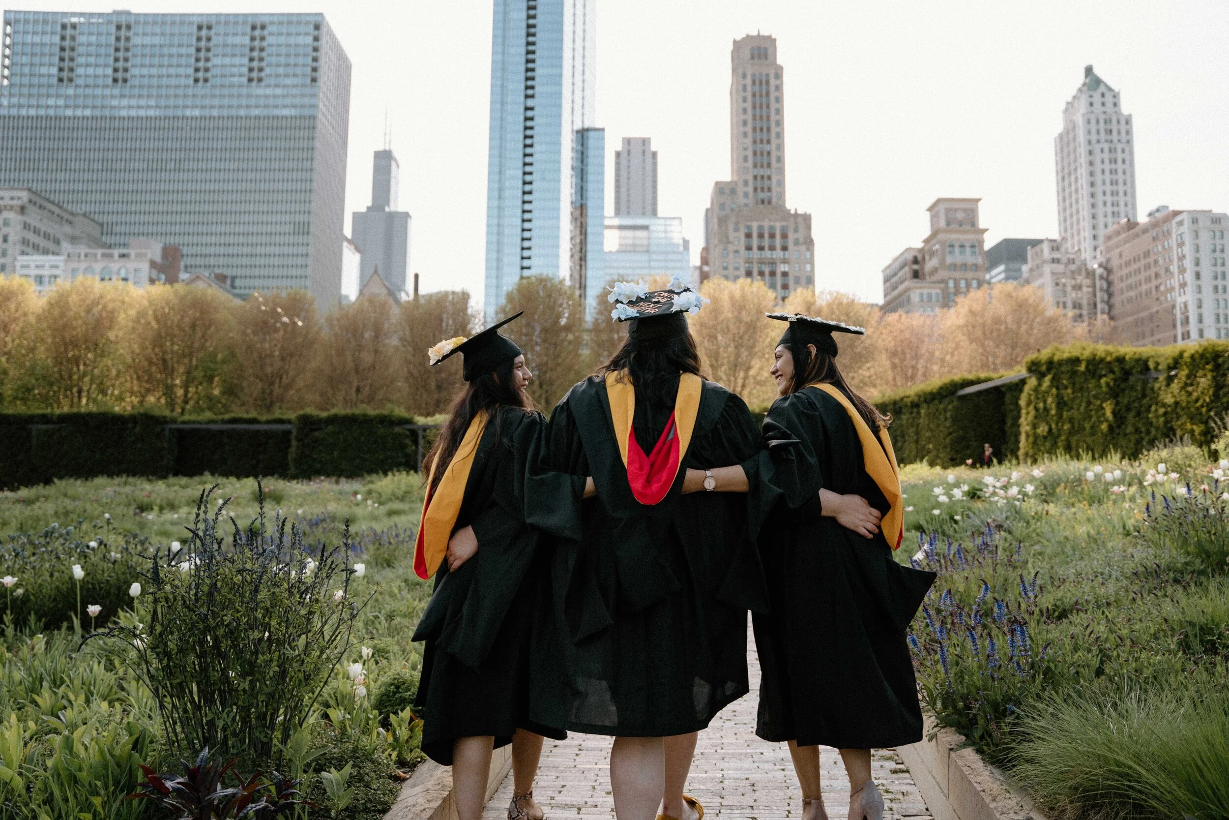 chicago-senior-photographer-graduation-photoshoot