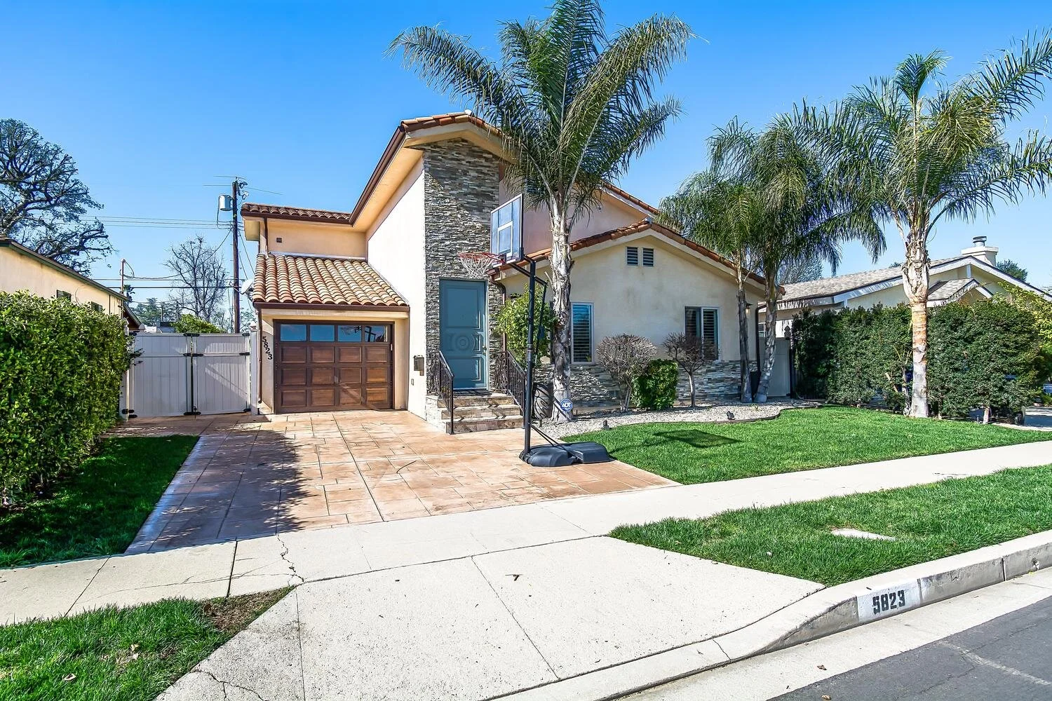 5823 Bertrand Ave. Encino, Ca 91316