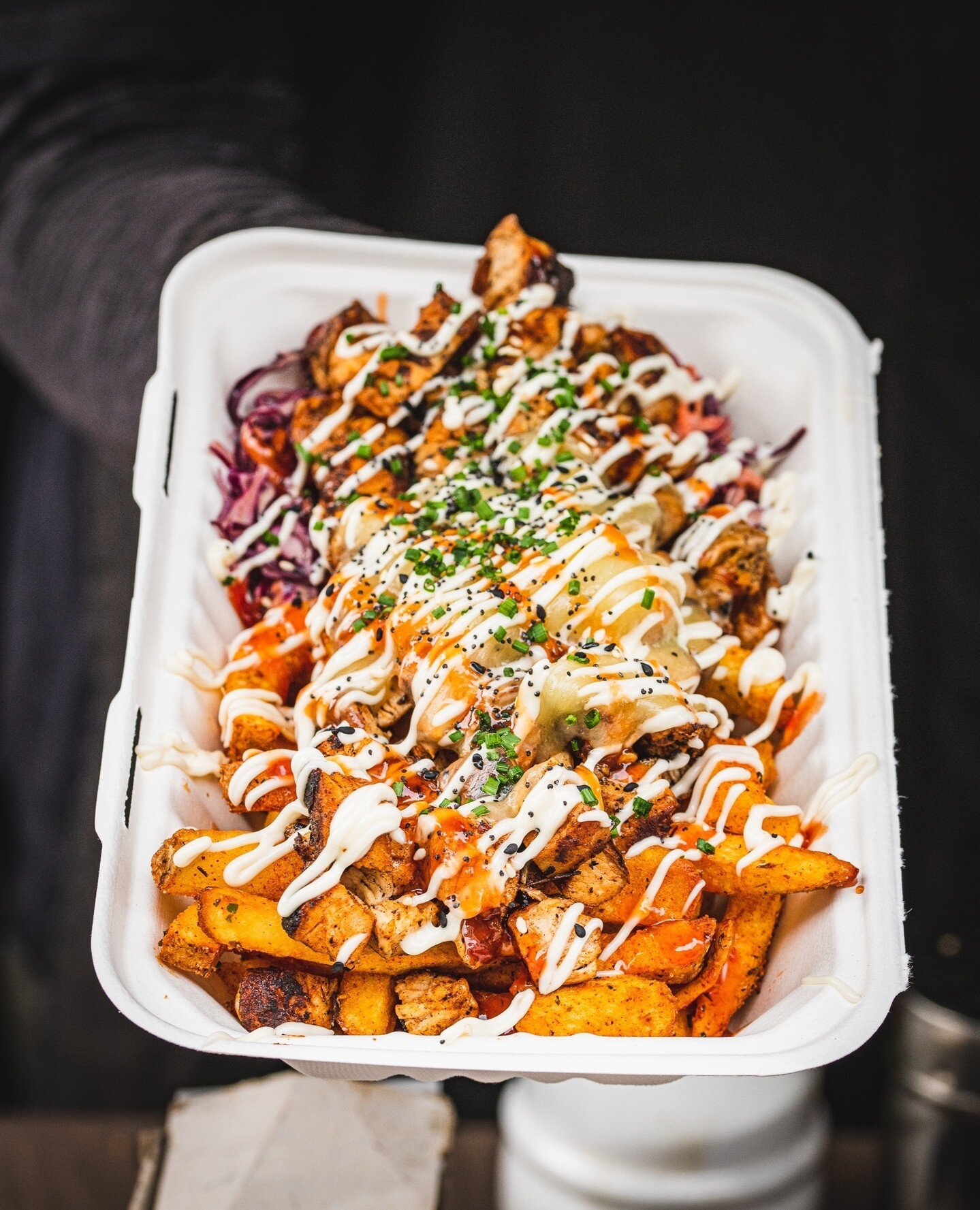 Our famous chicken box with melting cheese. Have you tried it? 🧀⁠
⁠
Catch us this week if you can beat the rail strikes:⁠
⁠
Tuesday - Thursday @lowermarshmarket⁠
Friday - Sunday @scfoodmarket⁠
⁠
📸 @niccrillyhargravephotography⁠
⁠
#cheese #foodgasm 