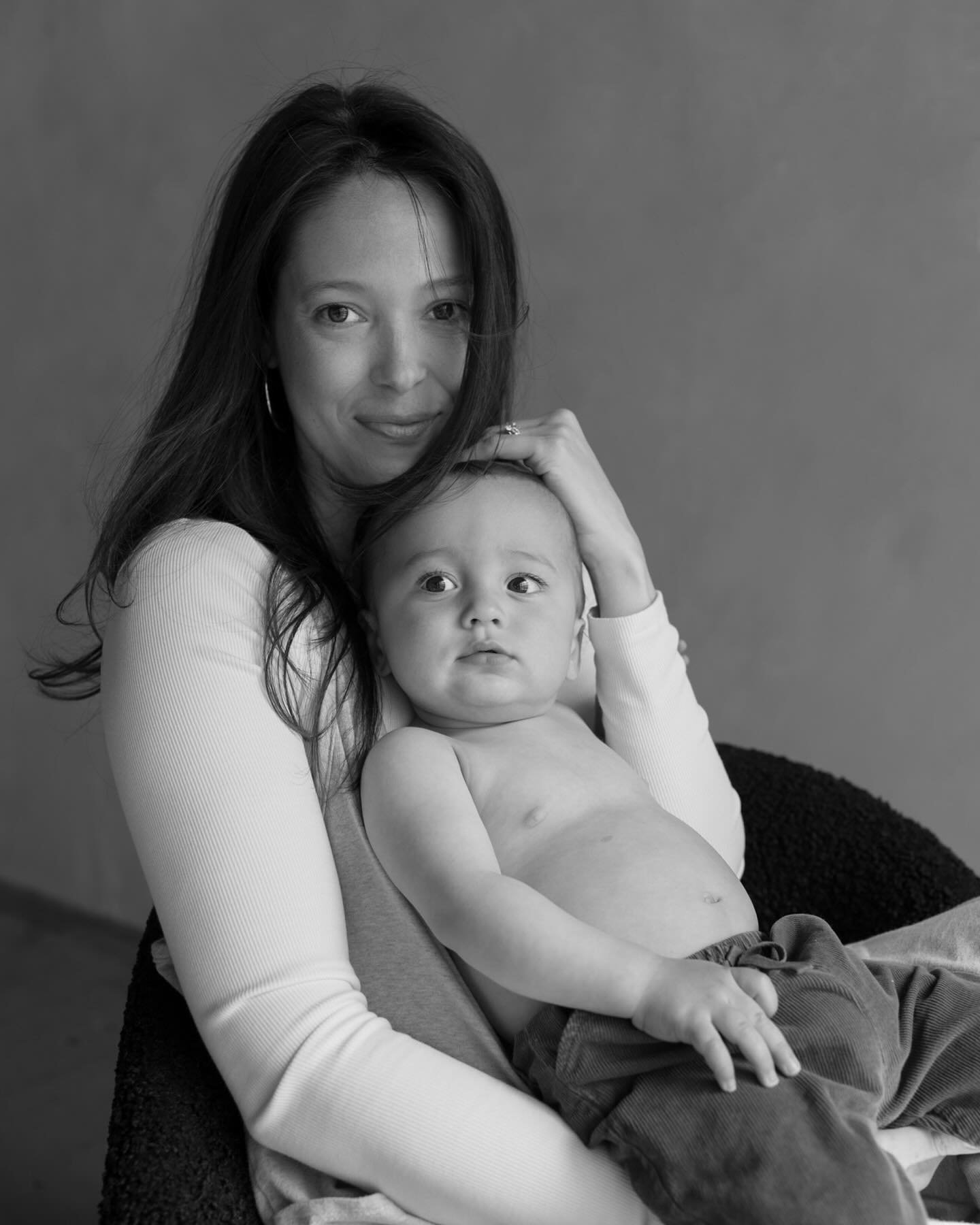 five black and white frames of this gorgeous mama and her son at my studio minis 🤍 capturing you with your babies is one of my greatest joys&mdash;hope you&rsquo;re all feeling loved and celebrated this weekend!