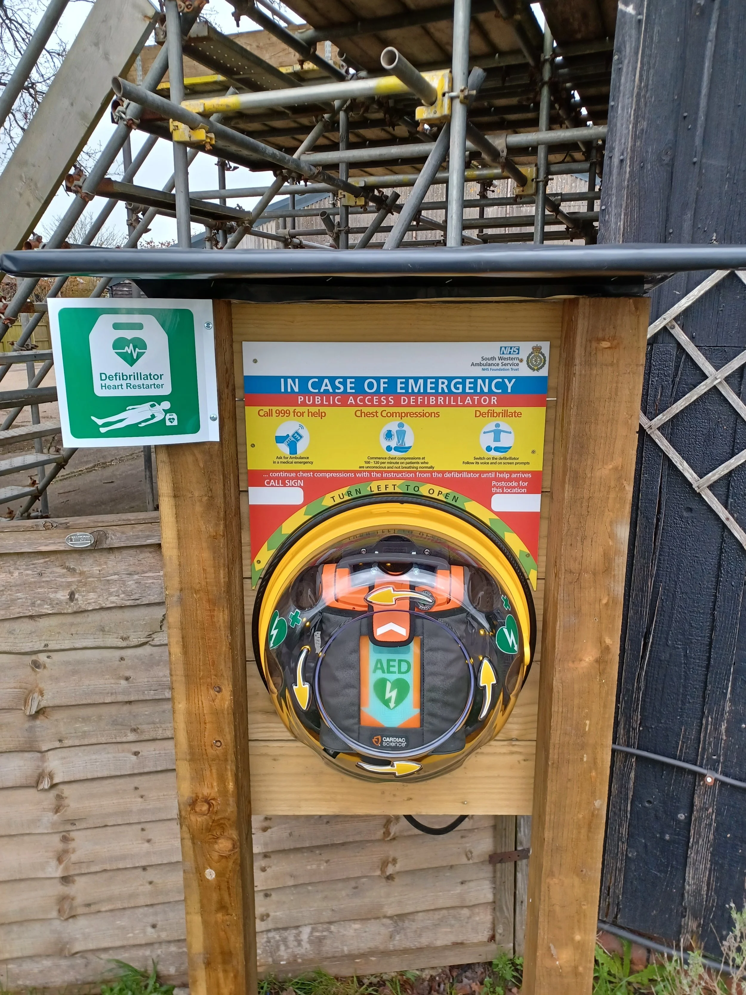Defib at Woodborough Barn
