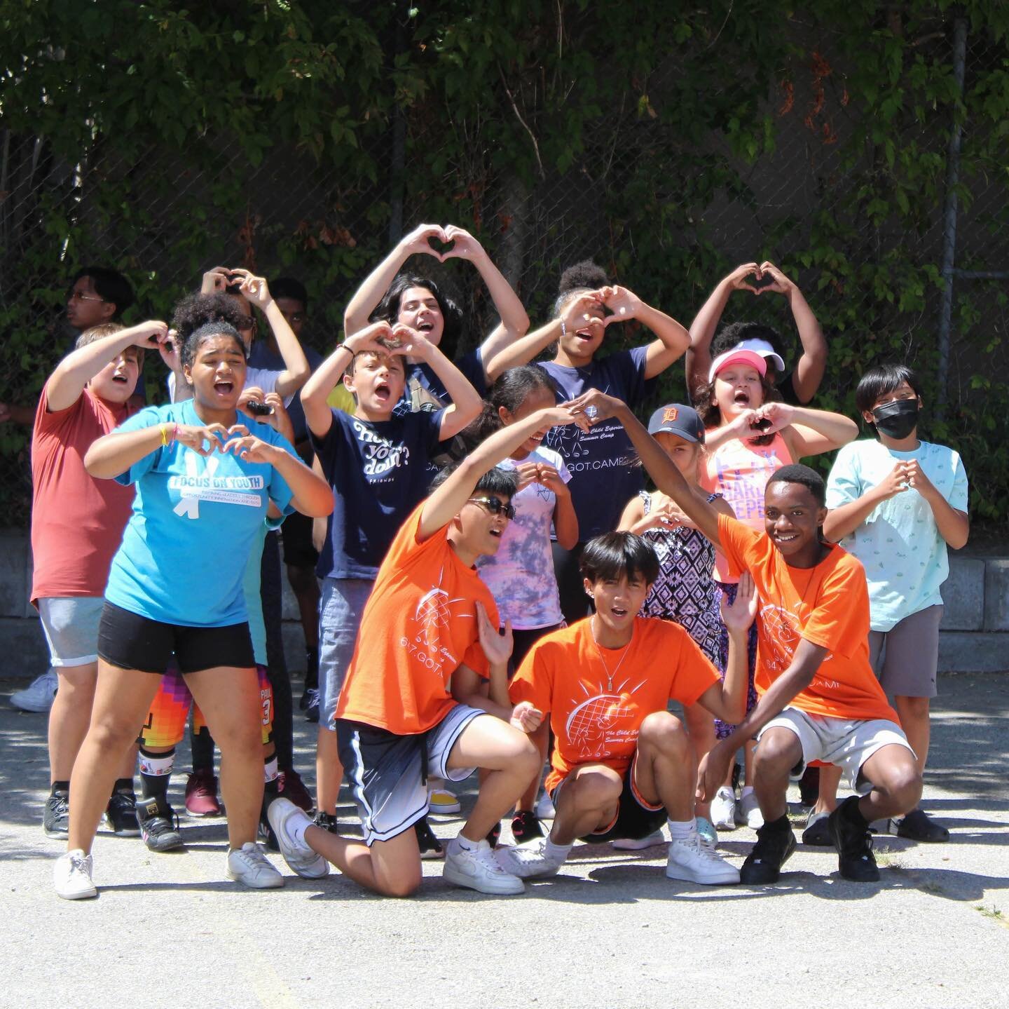 DERRYDOWNS &amp; CALEDONIA met up with MOUNT DENNIS today for some games, cheers, and BBQ! Huge thank you to Mike and team from the Jane and Finch Freshco for supplying the hot dogs! 

- 

#summer #summercamp #cheer #games #toronto #torontocamp #dayc