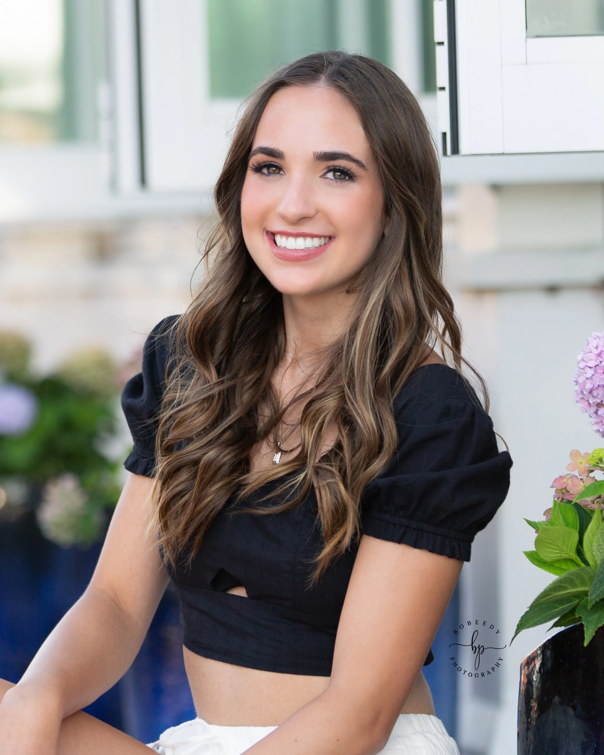 maple grove senior photographer downtown wayzata cov restaurant