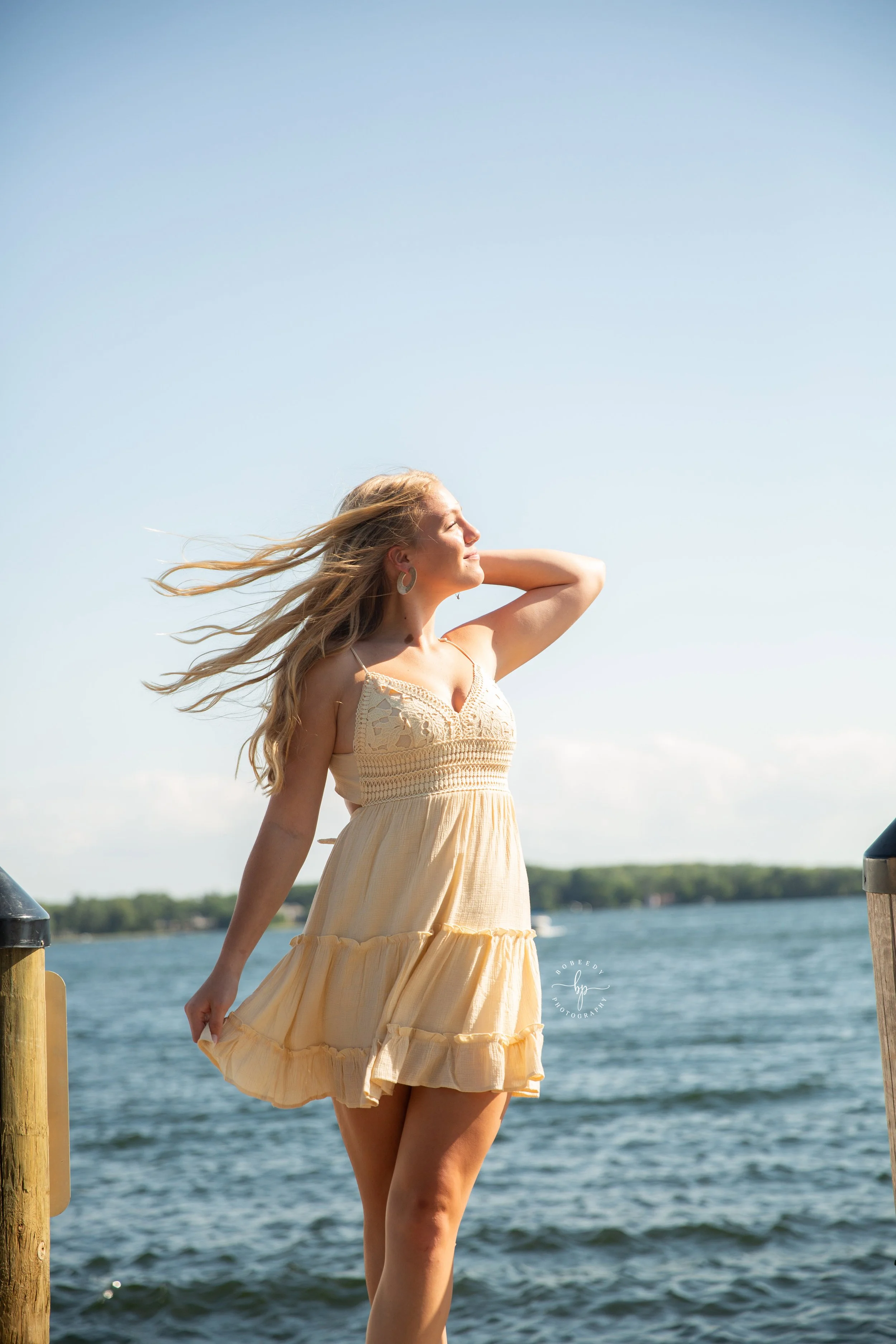 girls senior photo session downtown wayzata maple grove senior photo session bobeedy photography