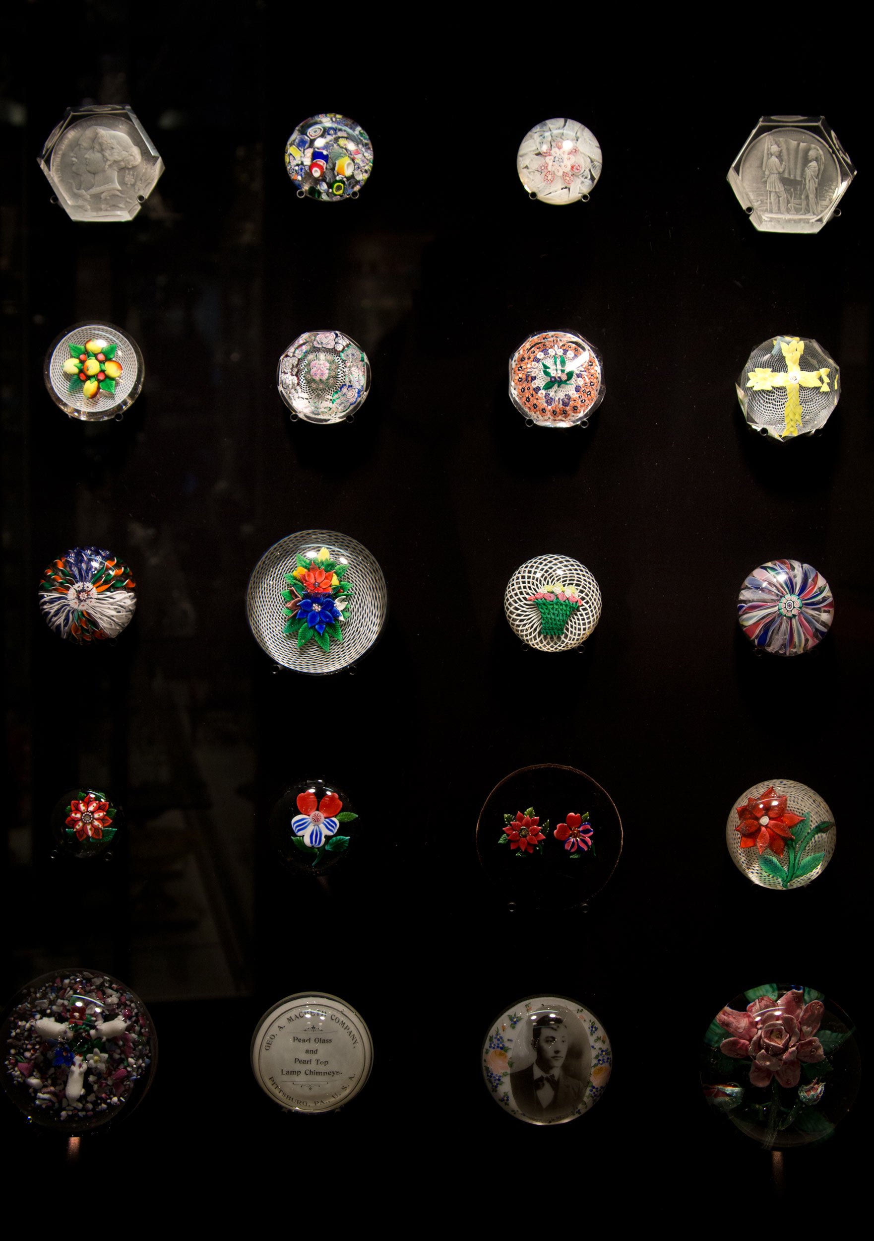 corning-museum-of-glass-paper-weights