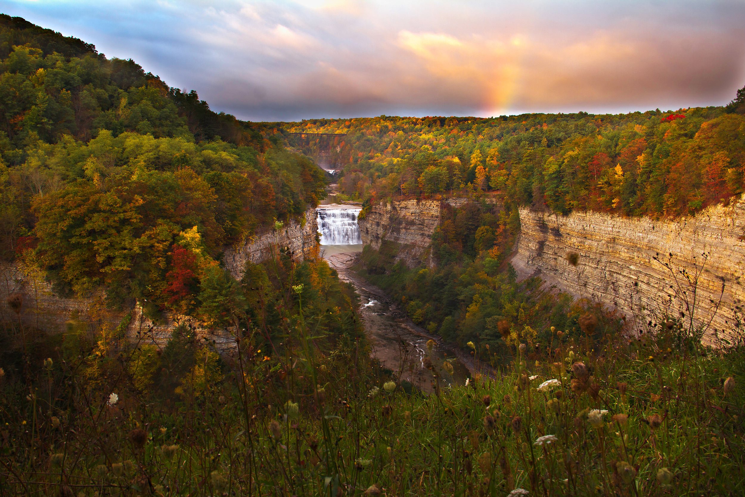 letchworth-state-park-in-the-fall-inspiration-point