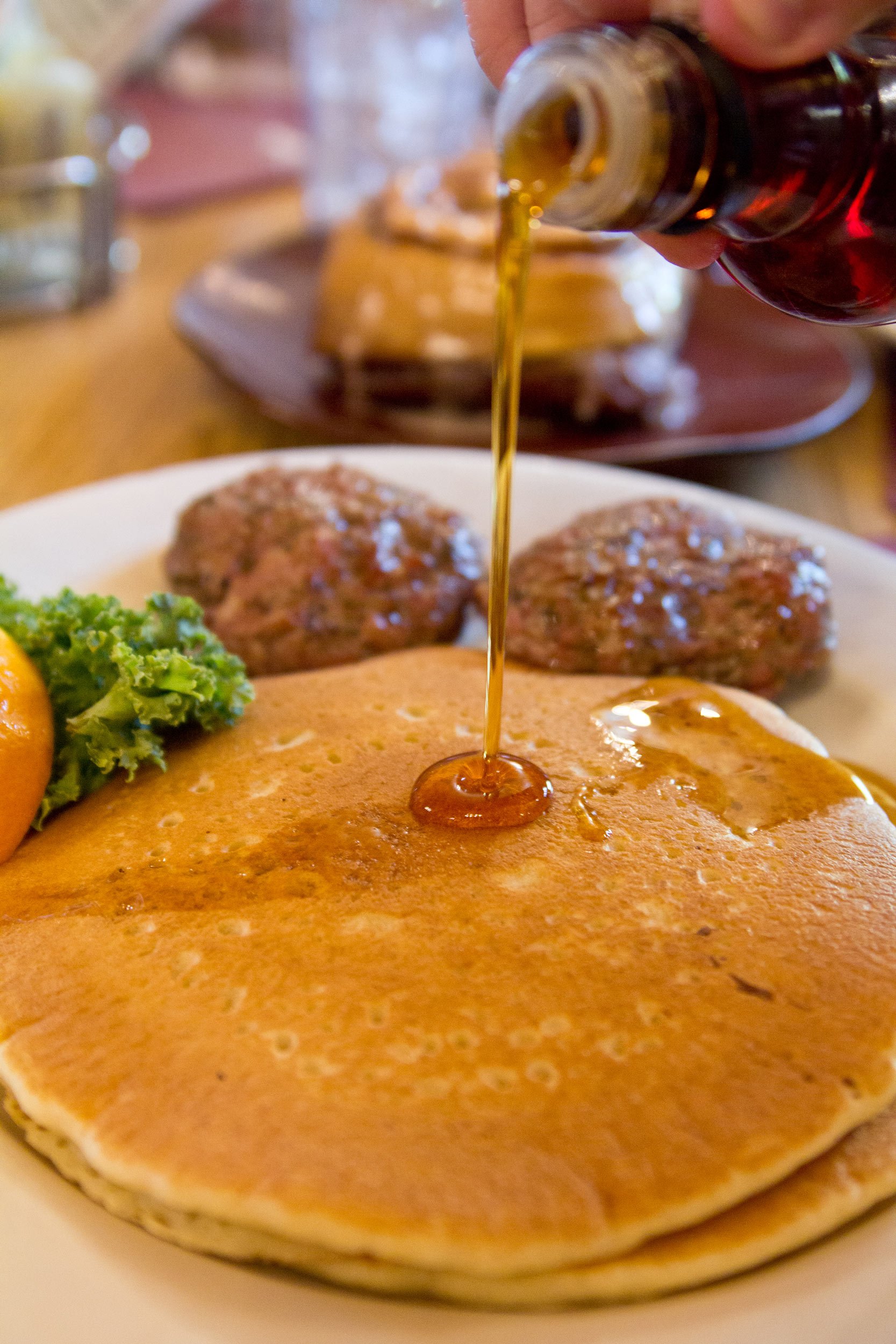 maple-syrup-and-pancakes-at-spragues-maple-farms