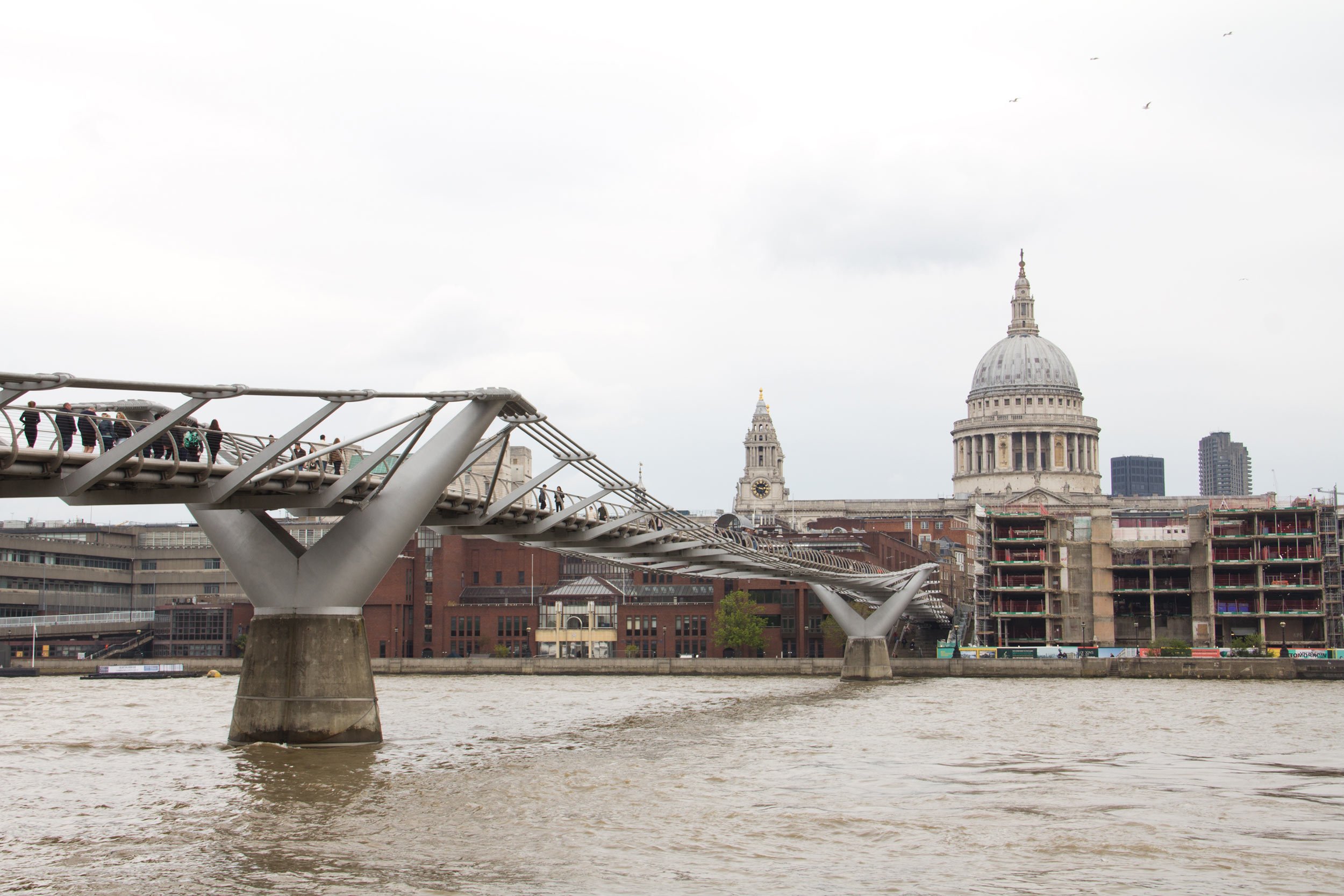 millenium-bridge-and-st-pauls-cathedral-in-london
