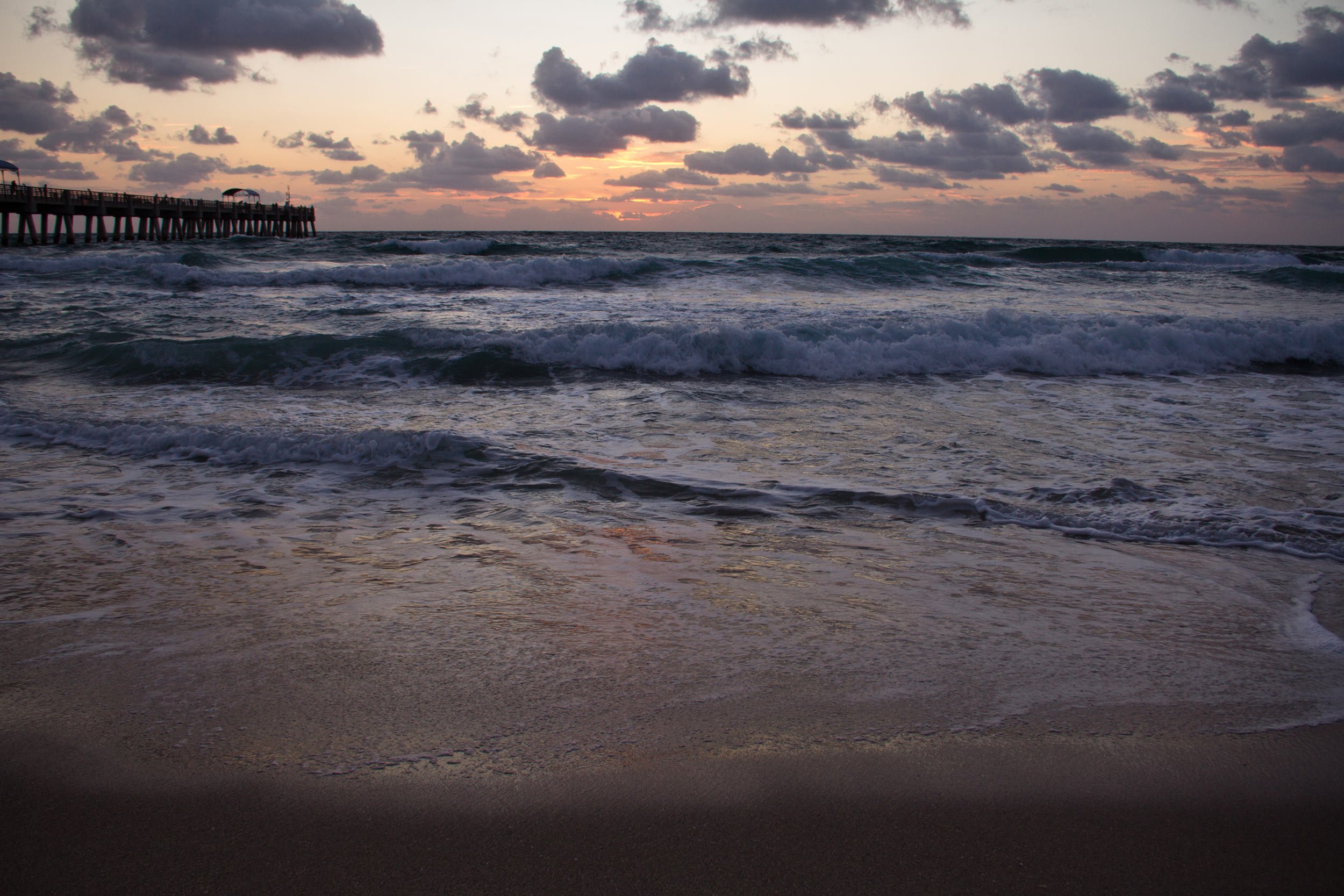 sunrise-on-the-beach-in-florida