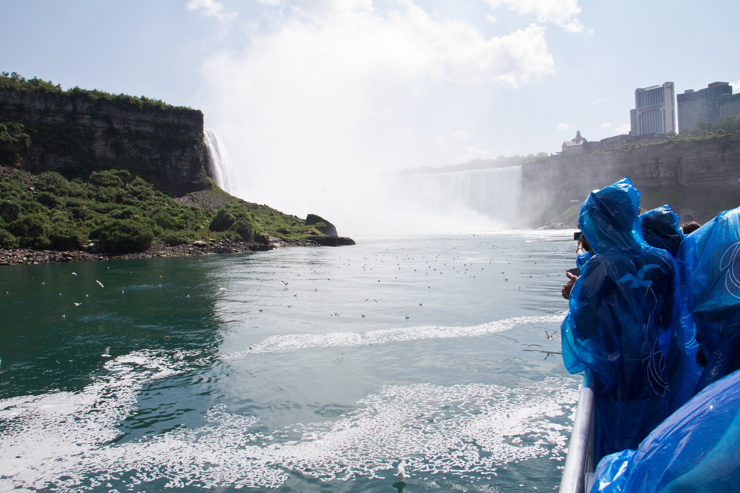 Niagara-falls-maid-of-the-mist