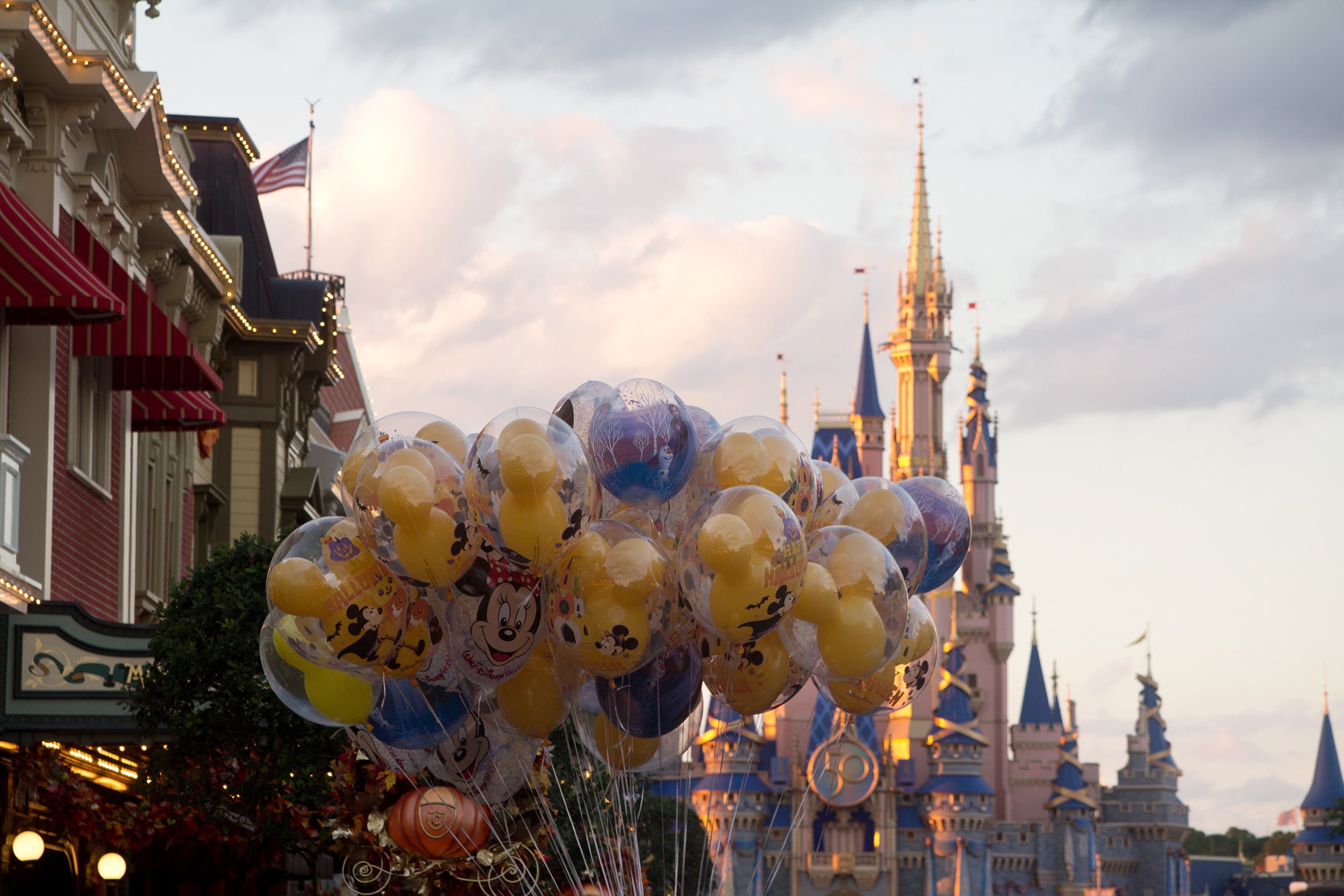 mickey-balloons-at-magic-kingdom-disney-wrold-sunset
