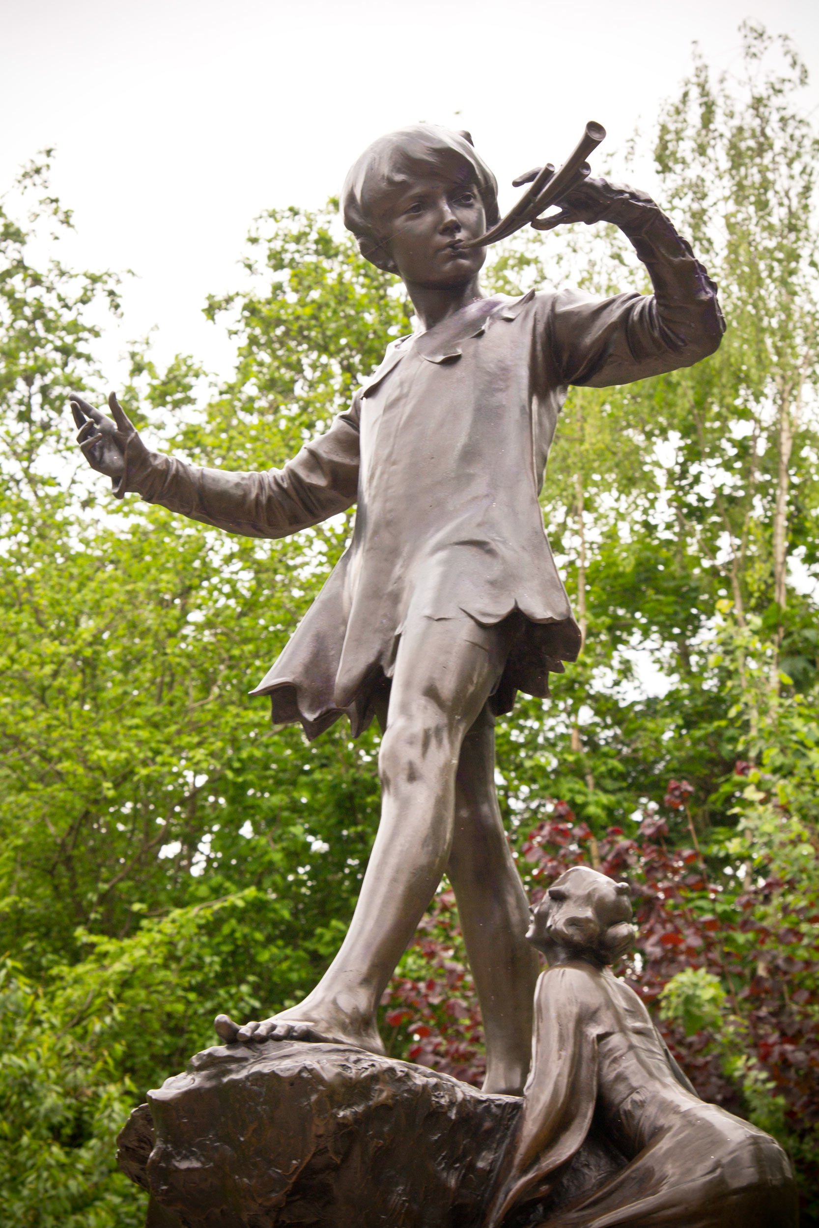 peter-pan-statue-kensington-gardens-hyde-park-london