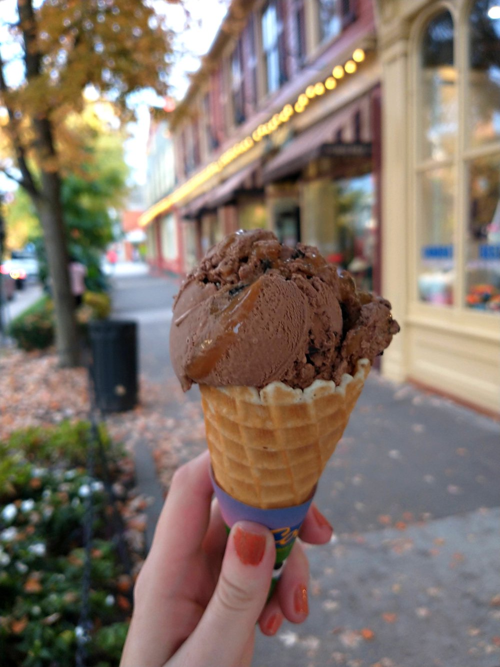 Niagara-on-the-Lake-ice-cream.jpg