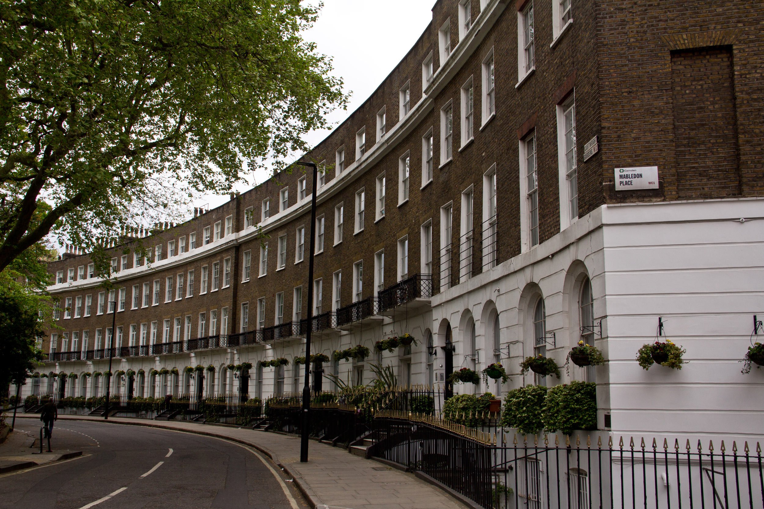 row-of-apartment-houses-in-london-england