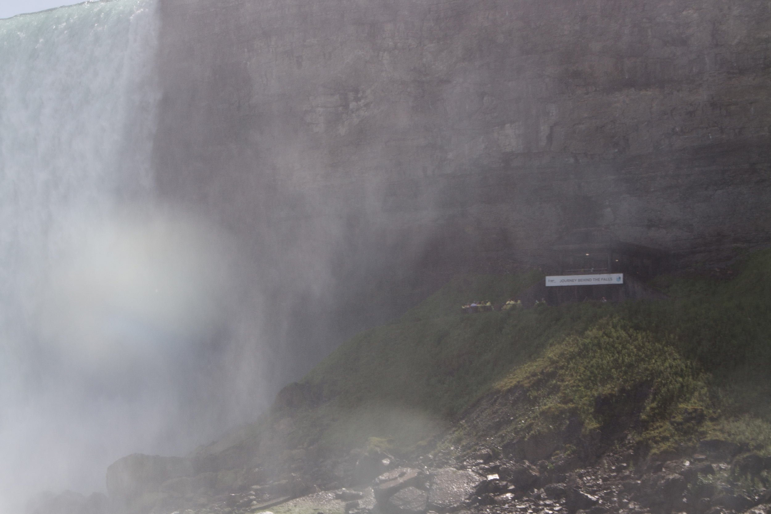 niagara-falls-journey-behind-the-falls-observation-deck