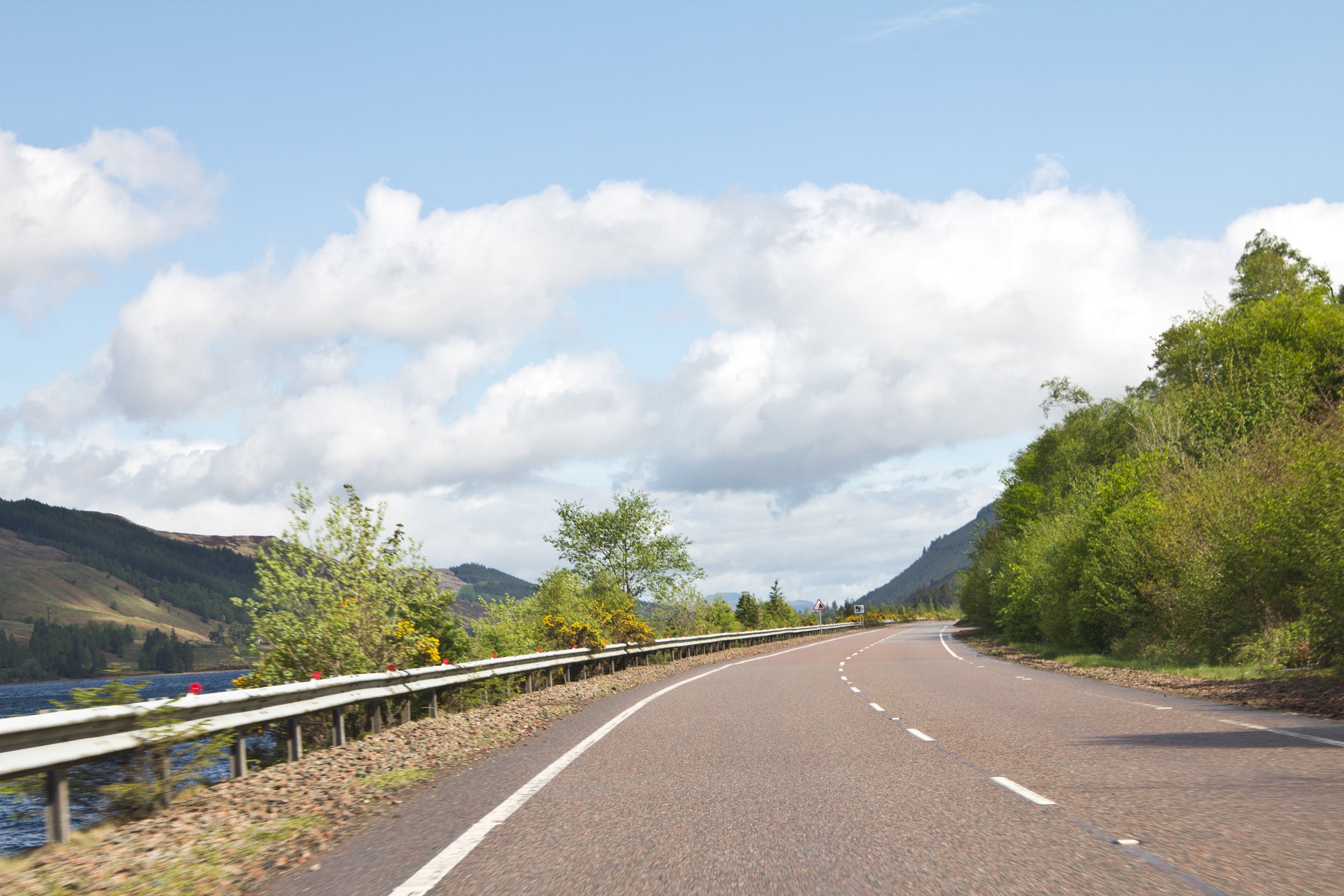 driving-the-road-to-dornie-in-scotland