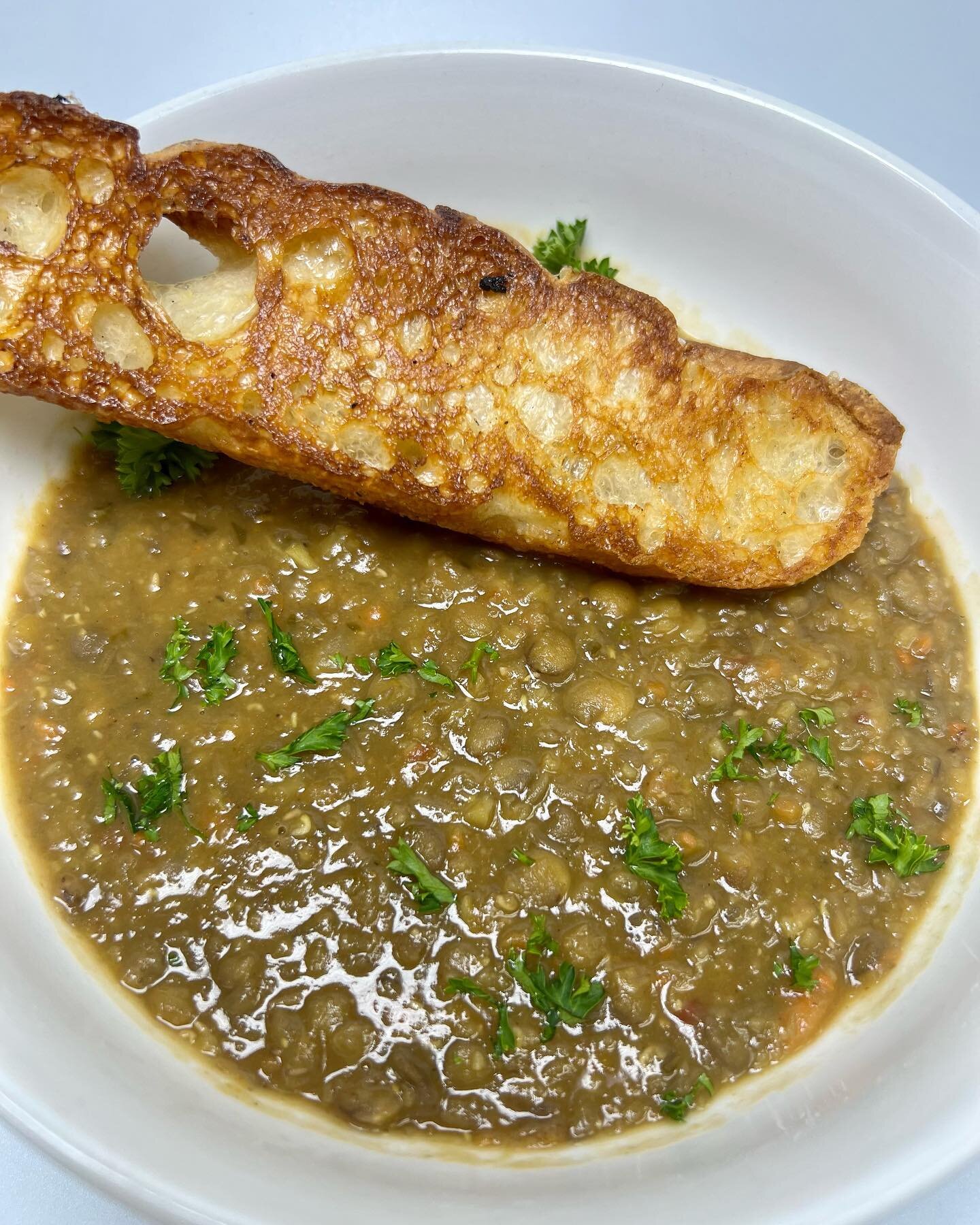 Come warm up on this chilly spring day with a bowl of our curried lentil &amp; chickpea soup!
.
.
.
.
#thewestend #westasheville #ashevillenc #breakfast #brunch #lunch #pastries #coffee #latte #latteart #appalachai #asheville #sandwiches #freshbread 