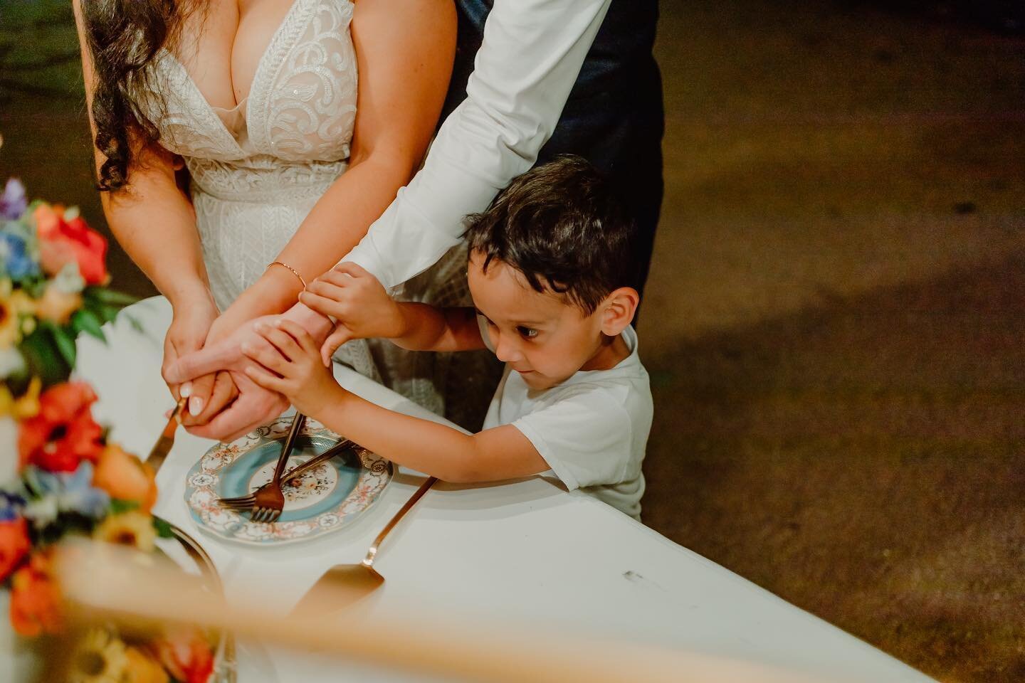 Nothing says focus like a kid cutting himself a slice of cake 🤣

What&rsquo;s your go to dessert food? Lately, I&rsquo;m an ice cream sandwich girl! 🍦🍫

Tell me using only emojis in the comments, I wanna see how many I can guess right! 👇🏼👇🏼