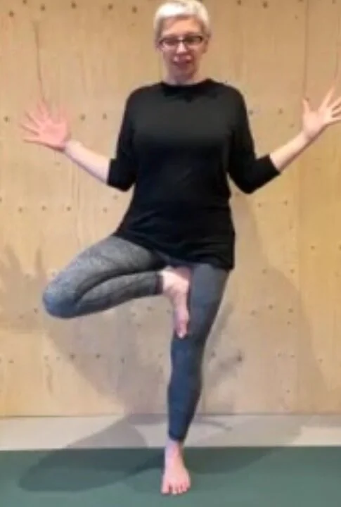 Hatha Yoga with Vicki (extra class) 12.4.21