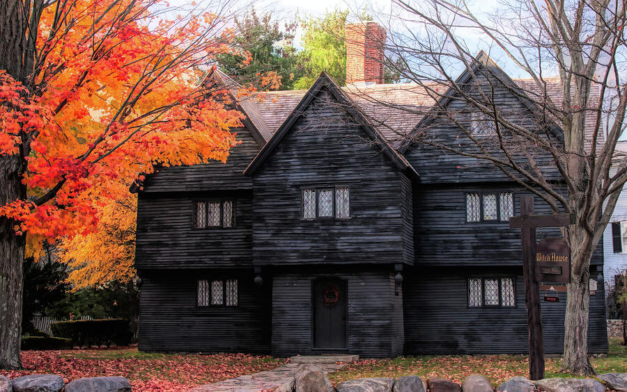 Go:</em></strong> A self-guided walking tour of Salem, Massachusetts