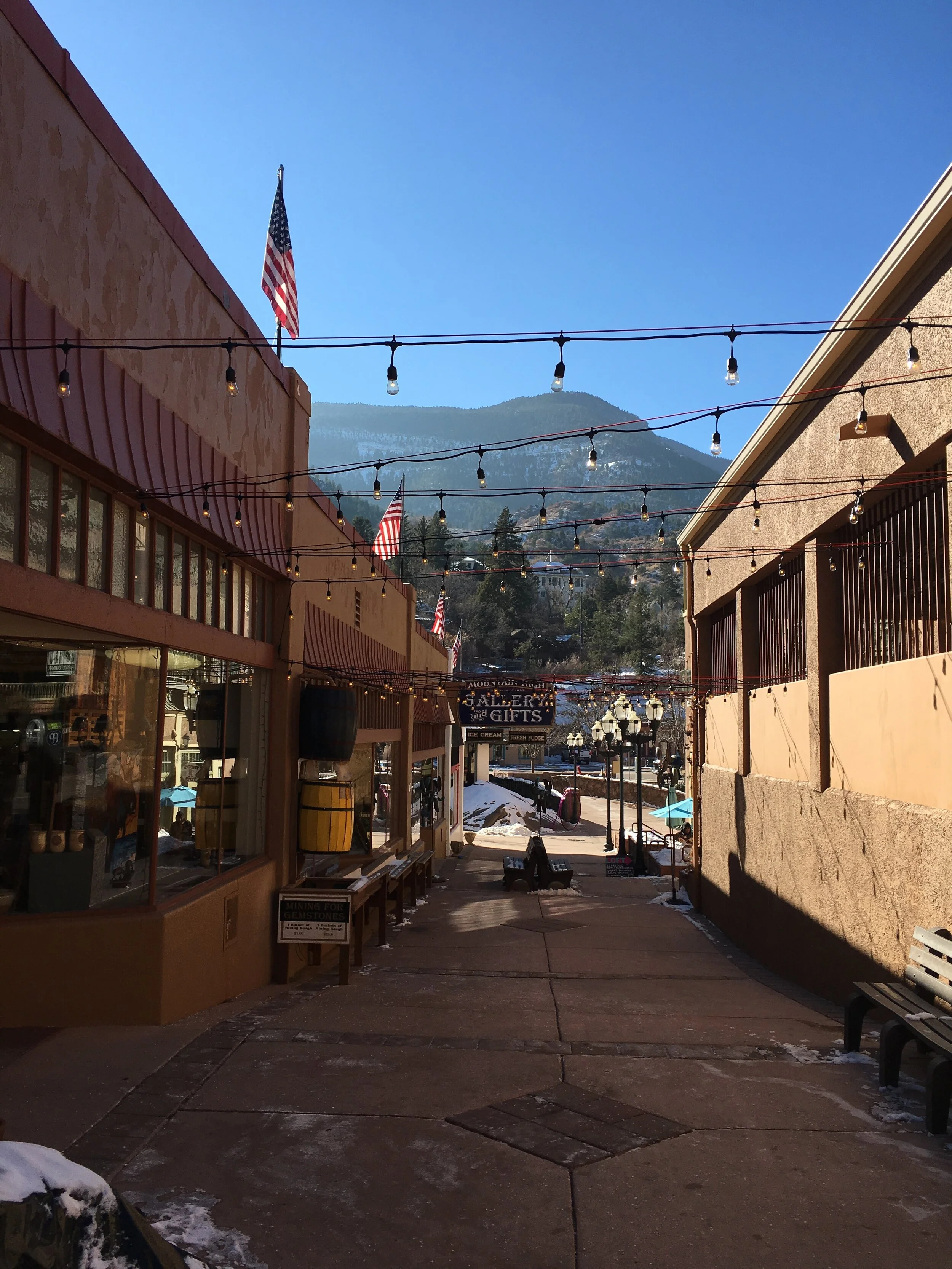 Mountain High Gallery and Gifts