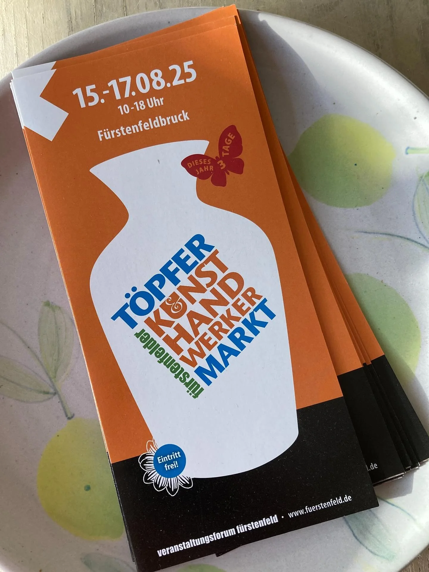 Das Pech hat uns zwei Fehlbr&auml;nde beschert, mit kleinem Programm kommen wir zum T&ouml;pfermarkt im sch&ouml;nen Areal von Kloster F&uuml;rstenfeld
#f&uuml;rstenfeldert&ouml;pfermarkt #f&uuml;rstenfeldbruck #kunsthandwerkermarkt #keramikpatlan